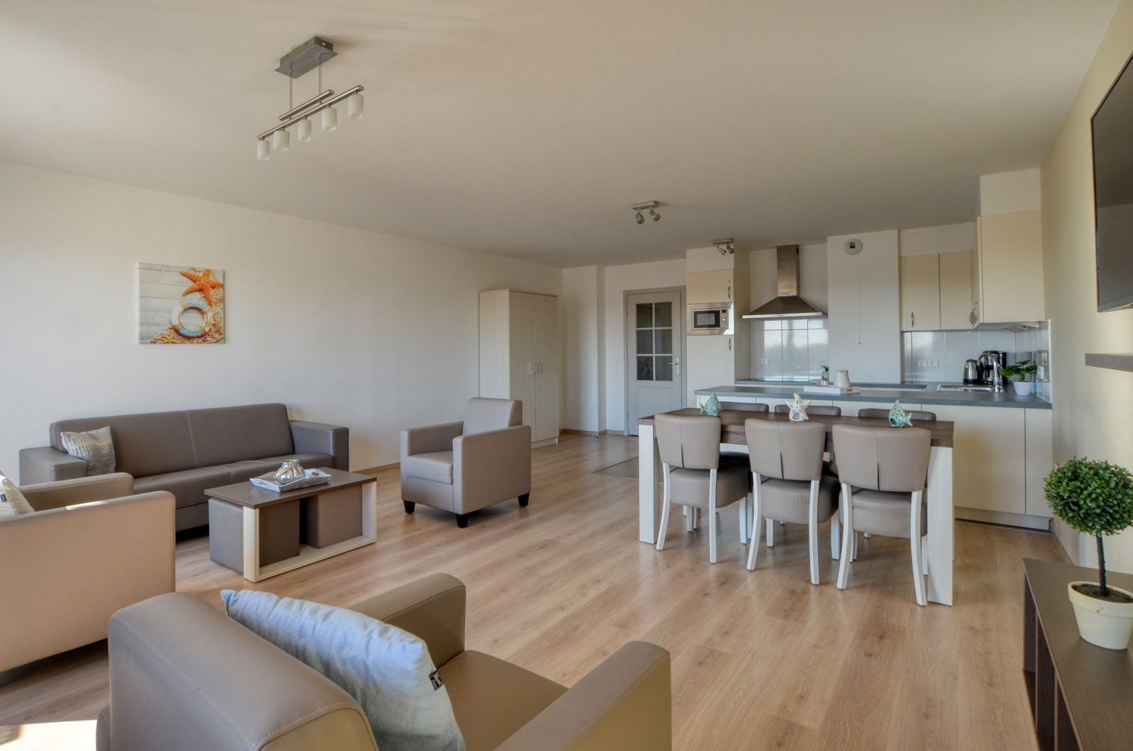 Apartment for 6 people (4 adults - 2 children) with balcony afbeelding