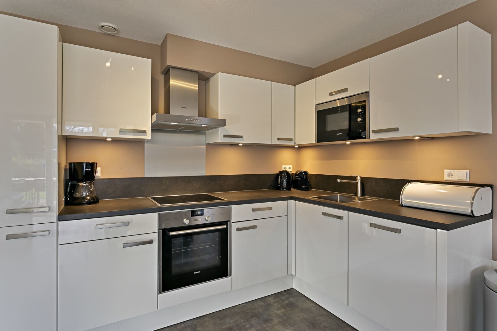 Oude Nieuwlandseweg 33 - Ouddorp - Villa Mastlo (with jacuzzi, extra costs for use)