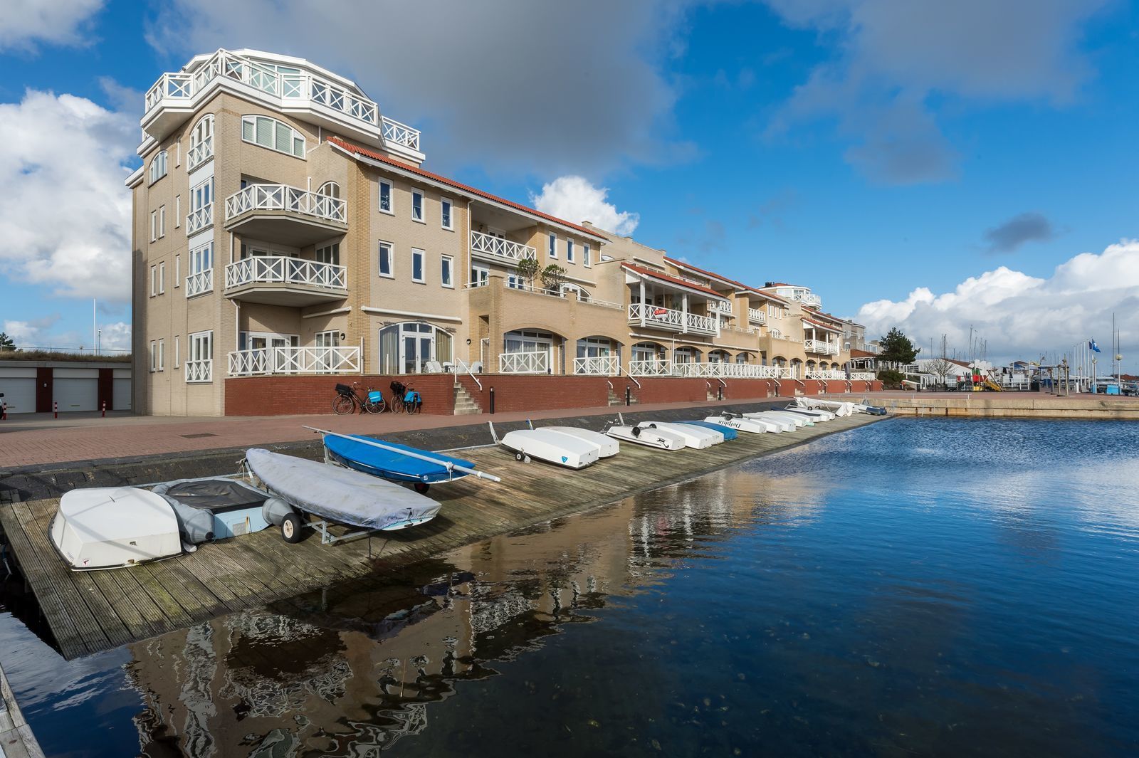 Marina Port Zélande luxe vakantie appartement voor 6 personen – direct gelegen aan de jachthaven en Grevelingen.