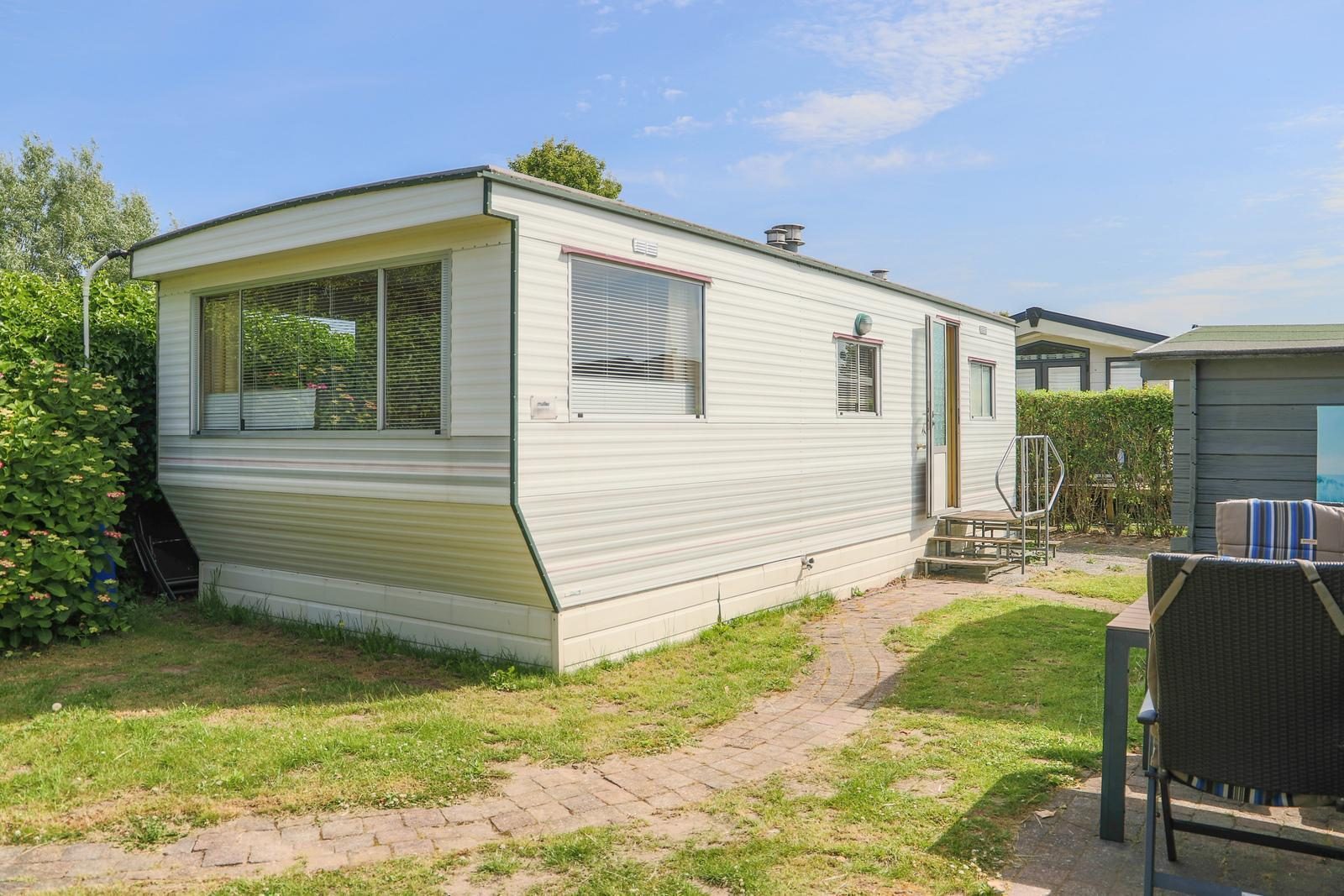 VZ769 Mobile home in Renesse
