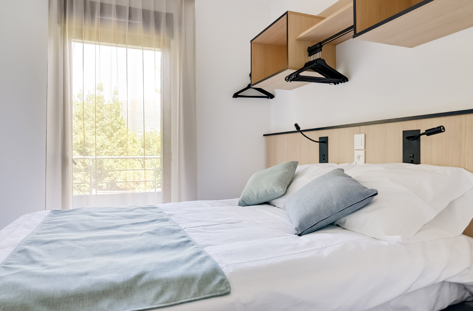 new-standard-suite-for-4-people-with-double-bed-and-sofa-bed