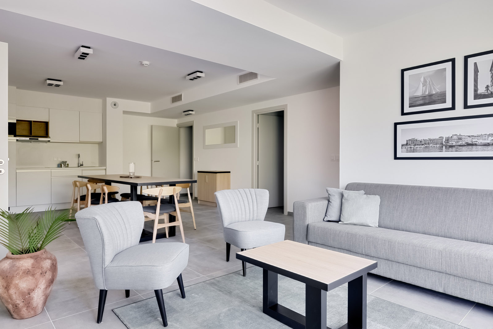 new-deluxe-suite-for-8-people-with-3-bedrooms