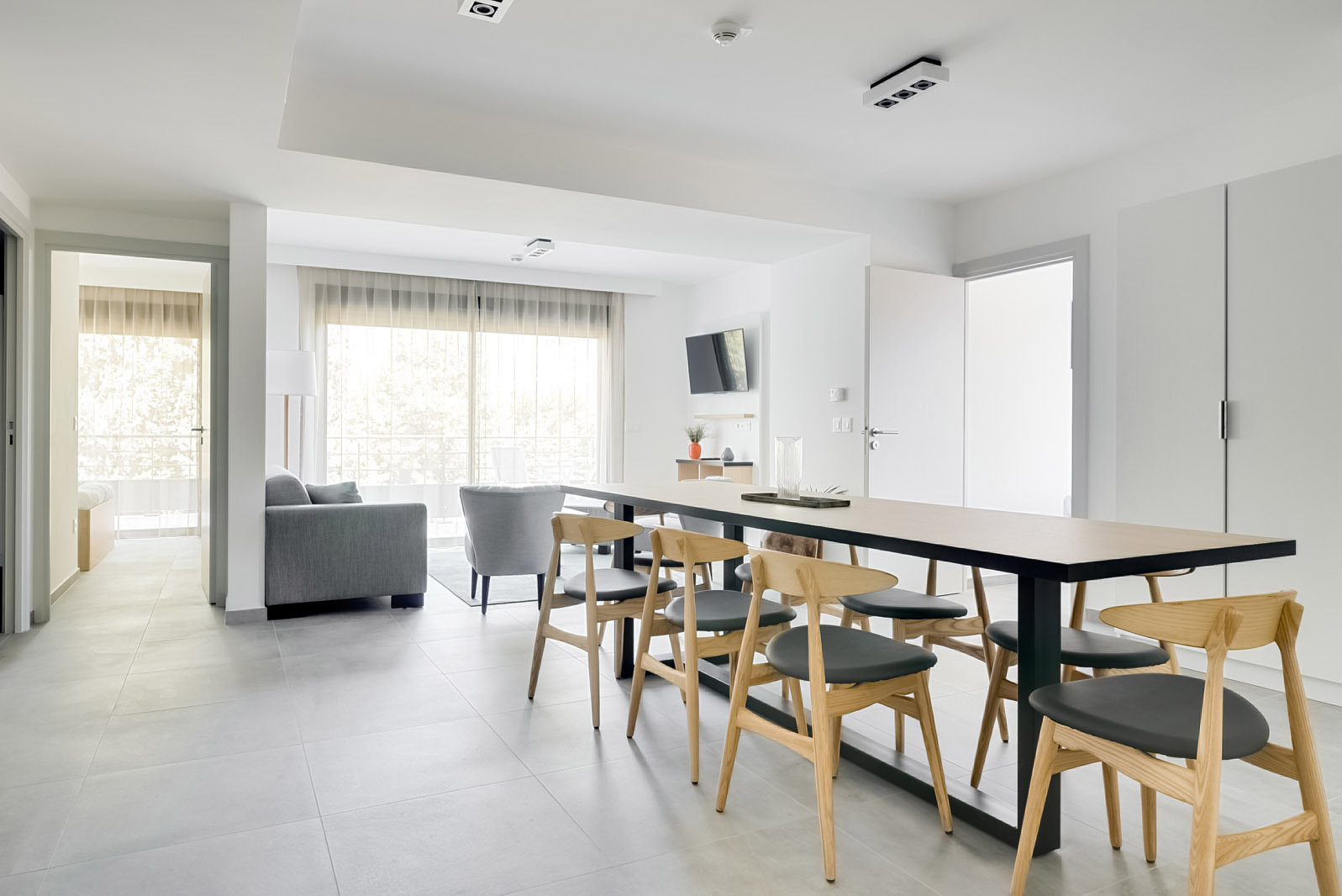 new-deluxe-suite-for-8-people-with-3-bedrooms