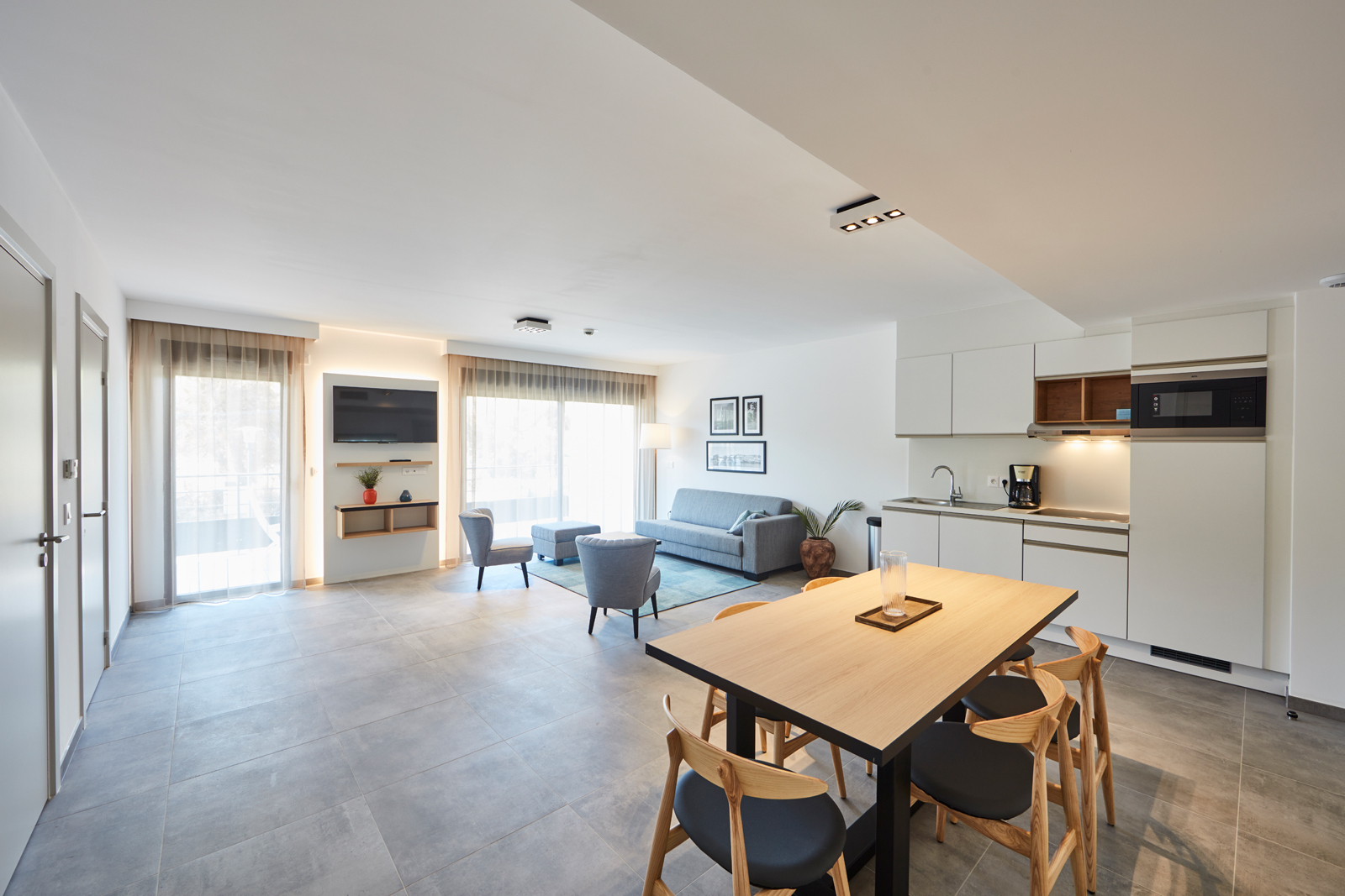 new-deluxe-suite-for-6-people-with-2-bedrooms