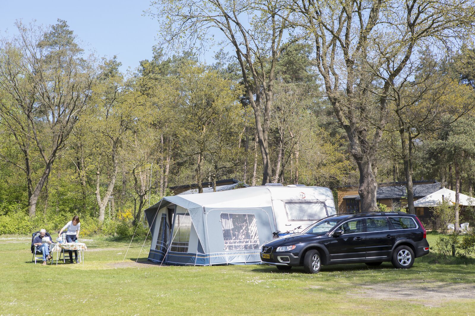 Comfortplaats (caravan of camper) - met auto
