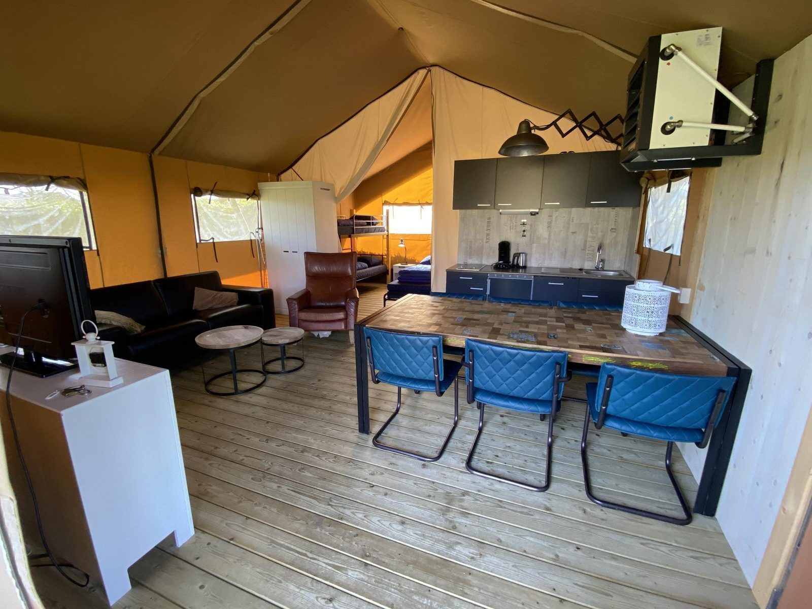 VZ785 Safari tent in Ellemeet