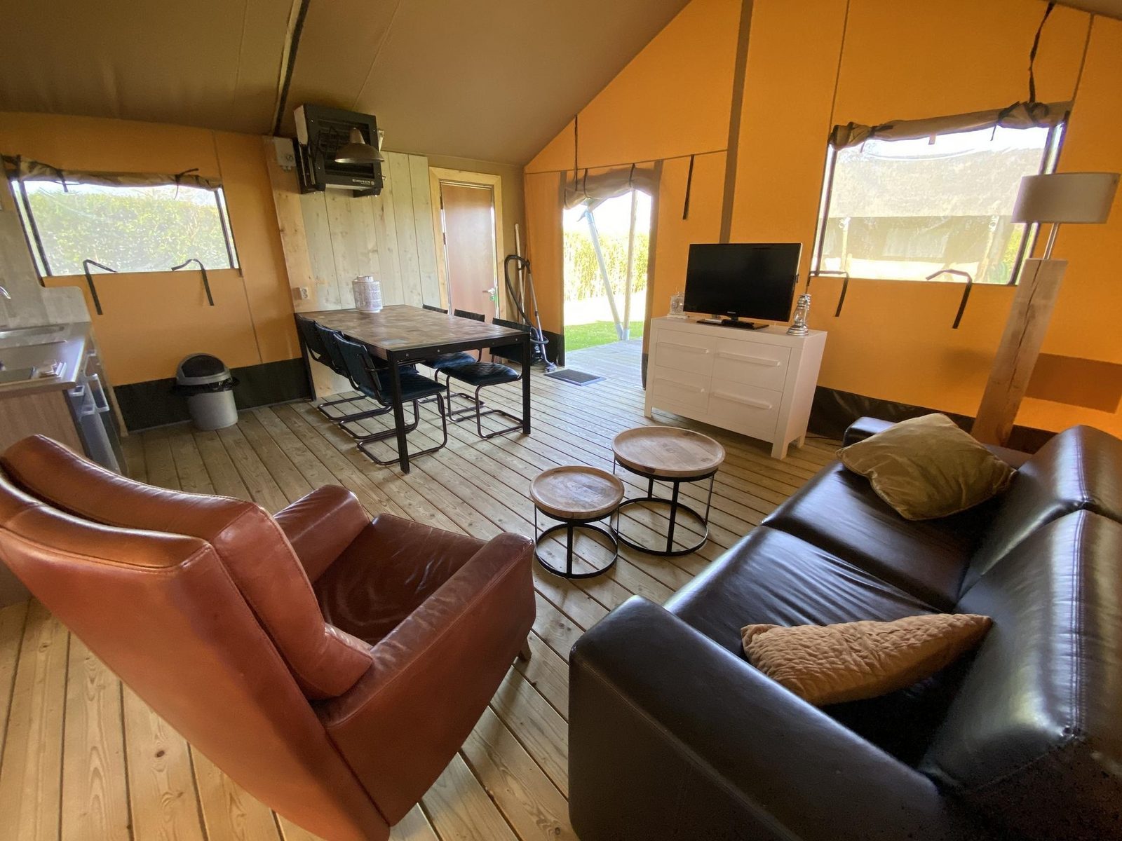 VZ785 Safari tent in Ellemeet