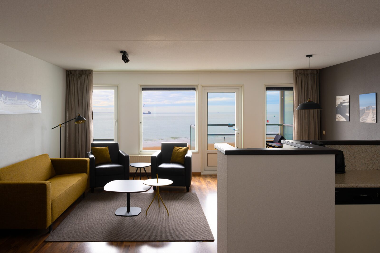3-room between apartment with ocean view