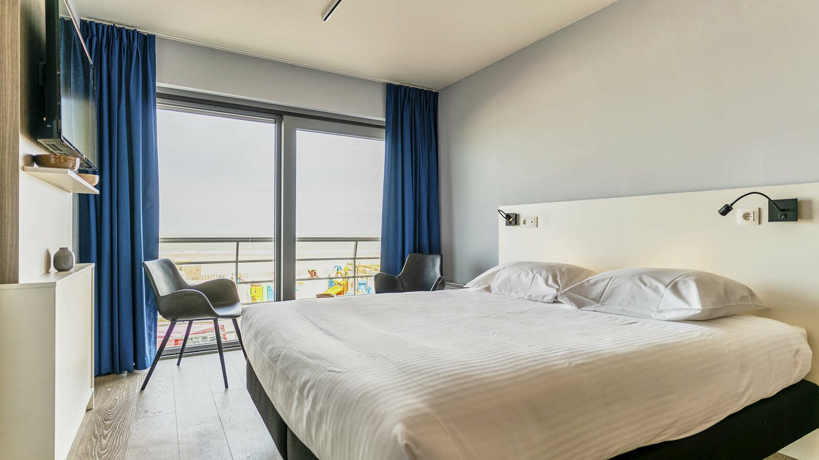 Essential Suite - 2p | Double bed | Partial sea view