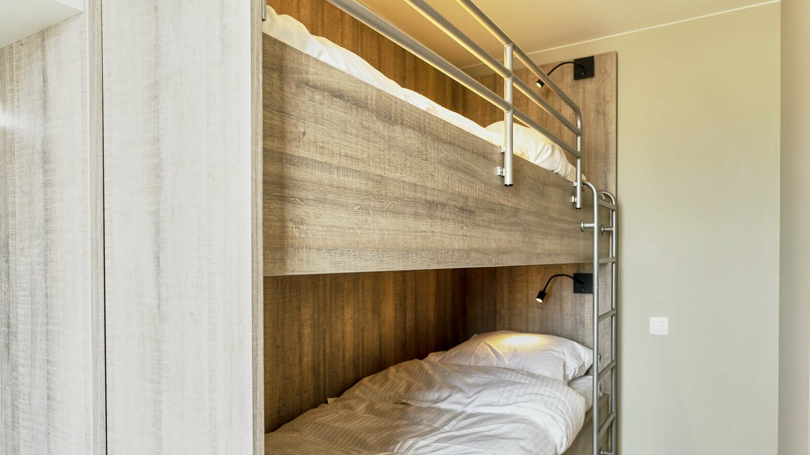 Comfort Suite - 4p | Slaapkamer - Slaaphoek | Balkon - Stadzicht
