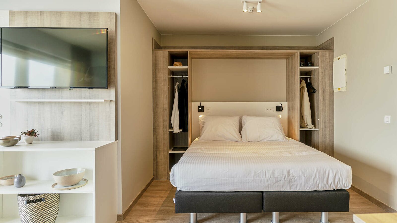 Comfort Suite - 4p | Chambre à coucher - Coin couchage | Balcon - Vue sur mer