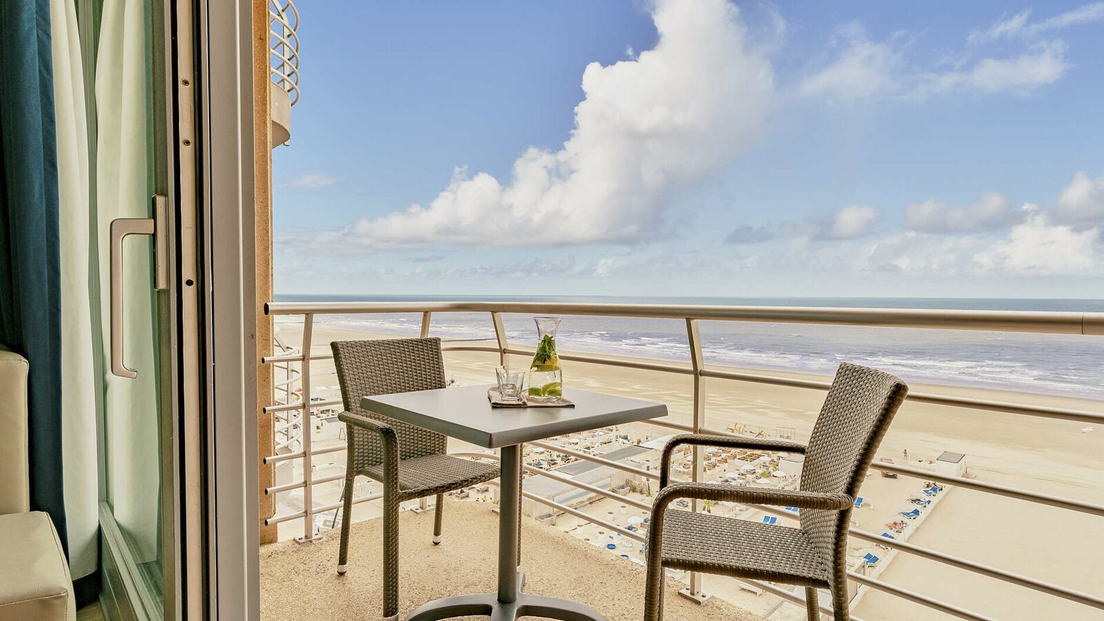 Essential Suite - 5p | Double bed - Sleeping corner | Balcony - Sea view