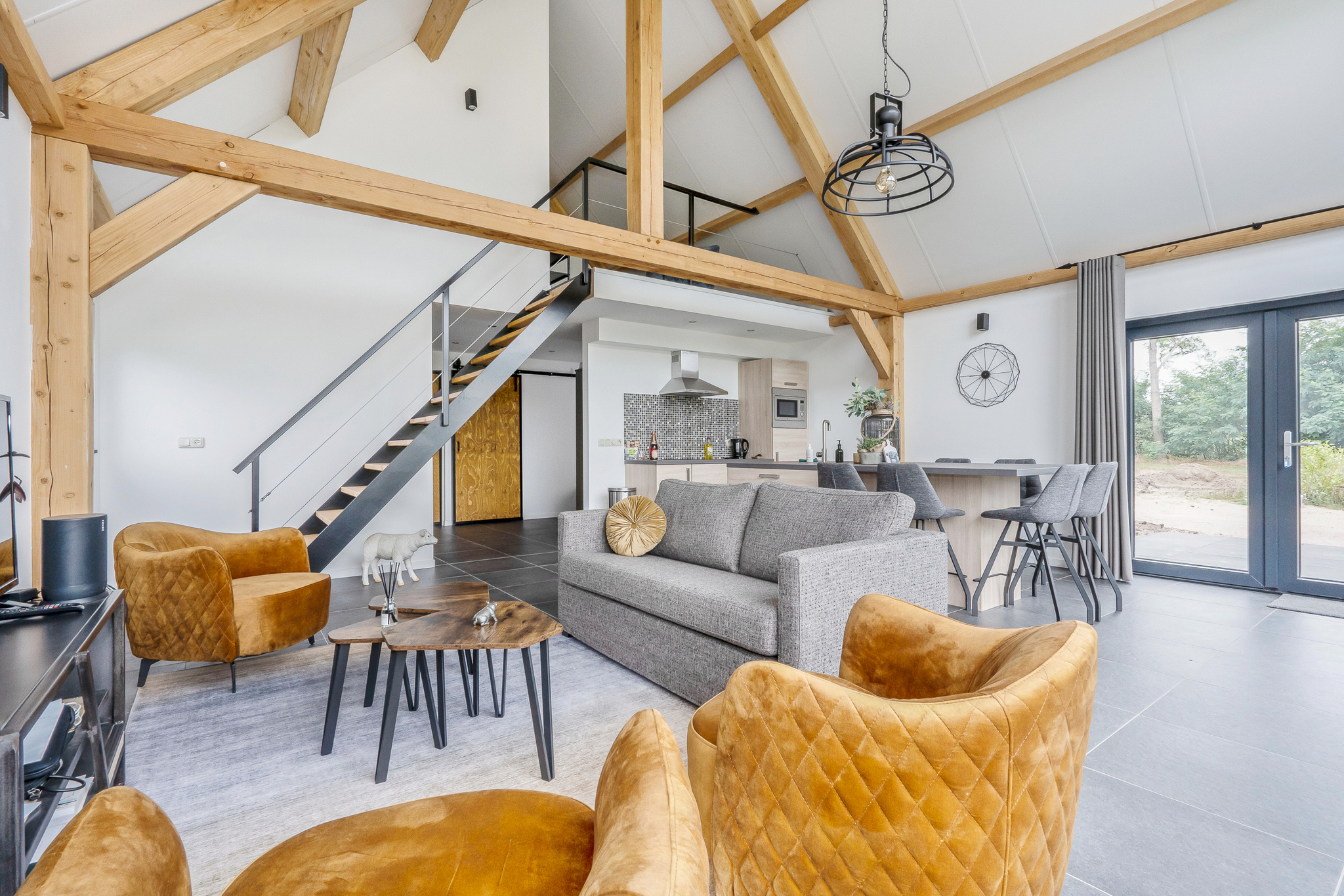 farm-lodge-687