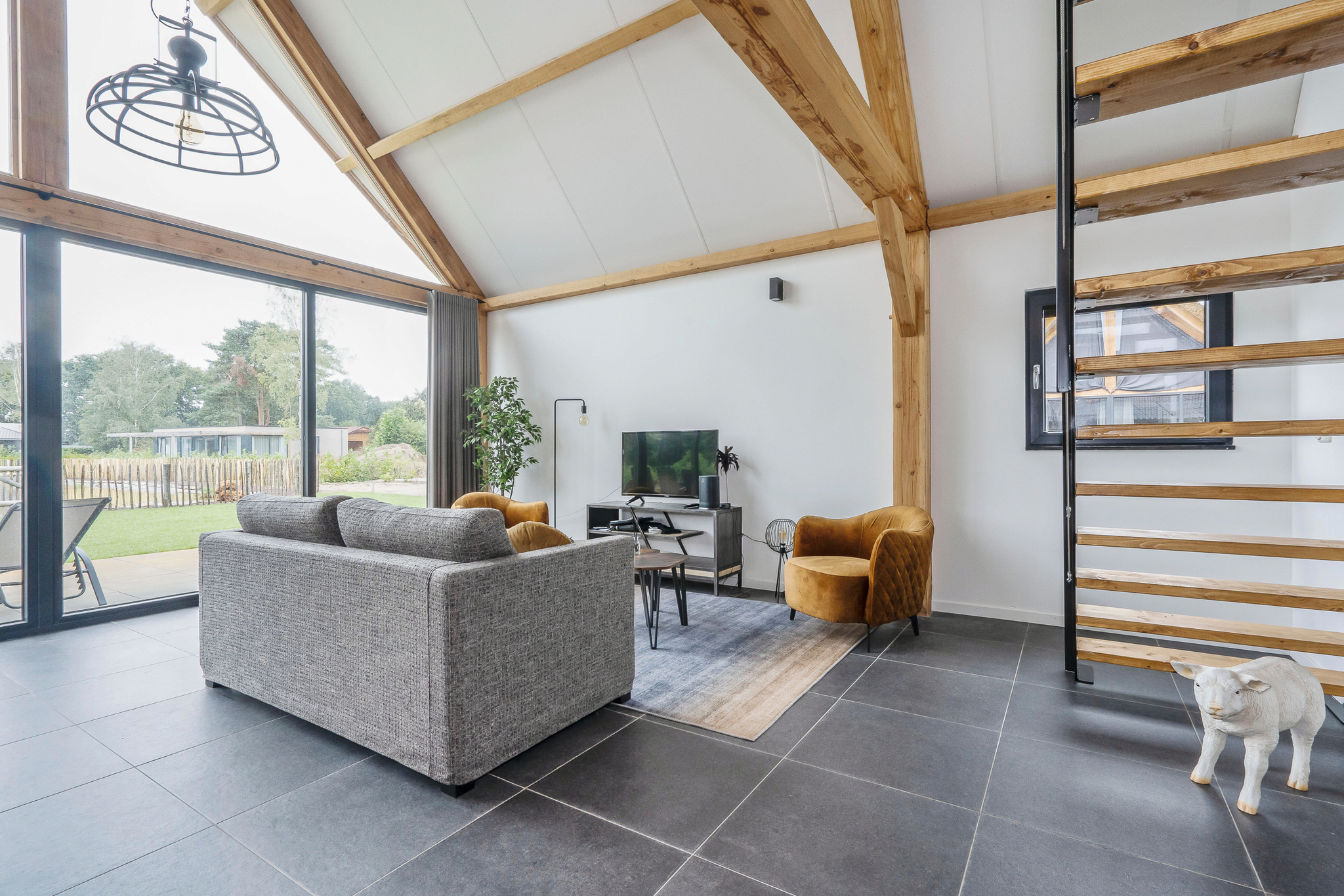 farm-lodge-687