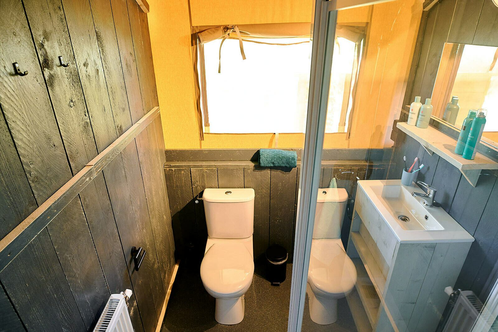 Camping Betuwe | Luxe & Espace avec salle de bain privative | 4-6 Pers.