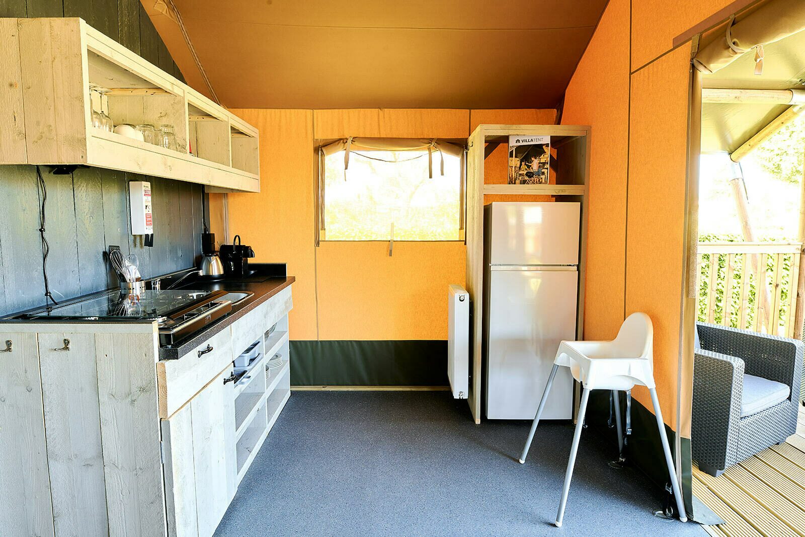 Camping Betuwe | Luxe with Sanitary XL | 4-6 Pers.