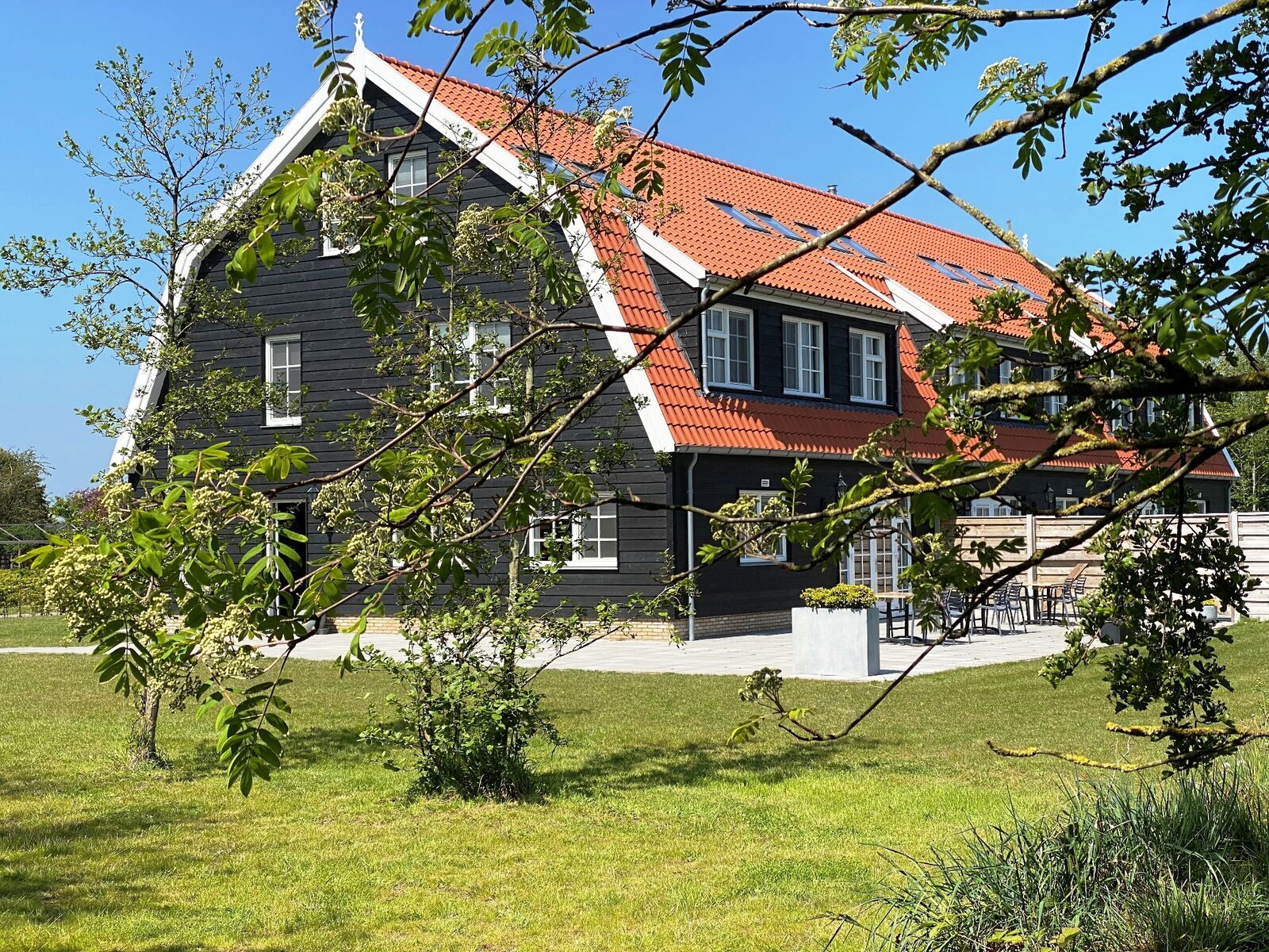 Texels Landleven - duurzaam en luxe vakantiehuis voor groepen