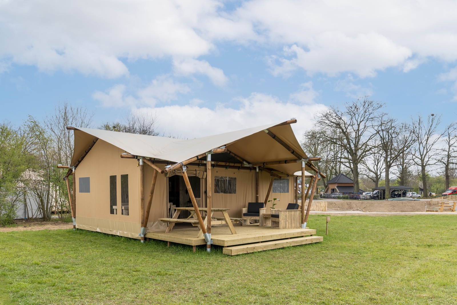 Safari-Zelt mit eigenem Sanitärbereich ~ mit Panoramablick