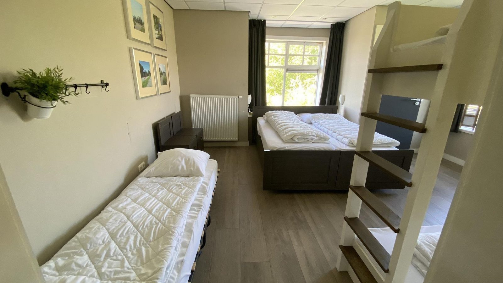 VZ988 Group accommodation in Brouwershaven