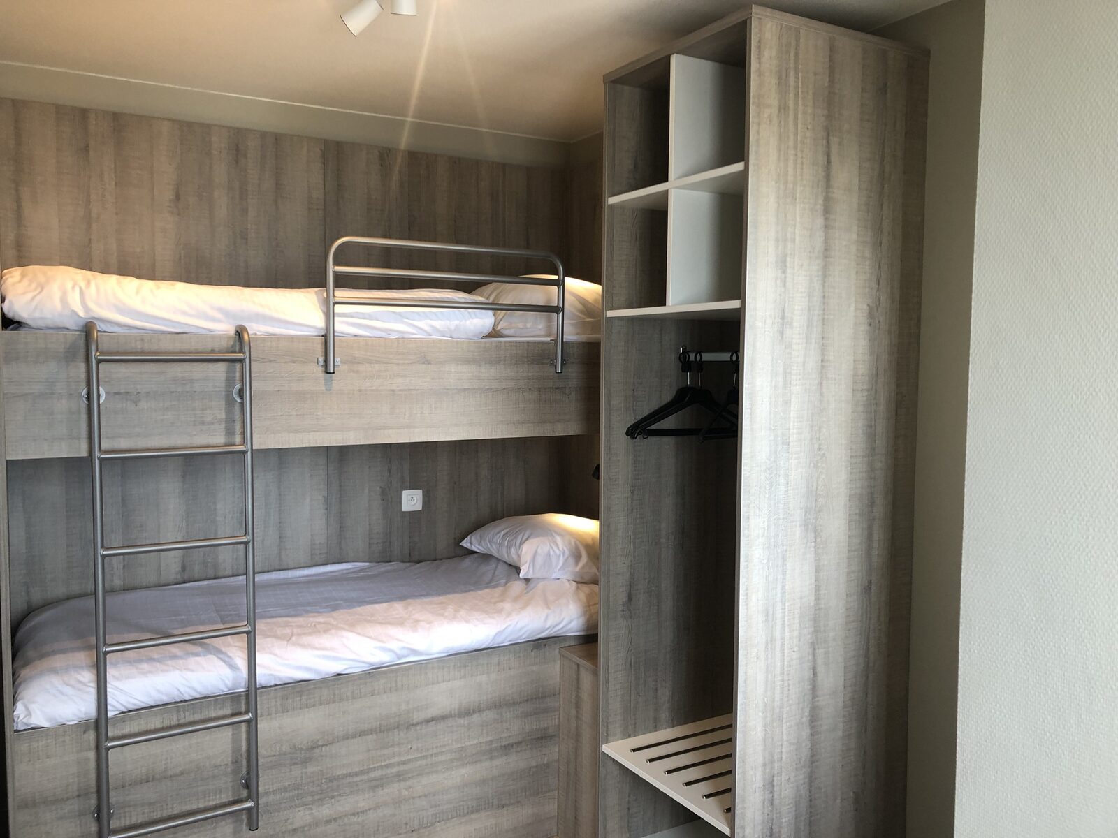 Comfort Suite - 6 P | Schlafzimmer - Schlafbereich - Schlafsofa | Balkon - Meerblick