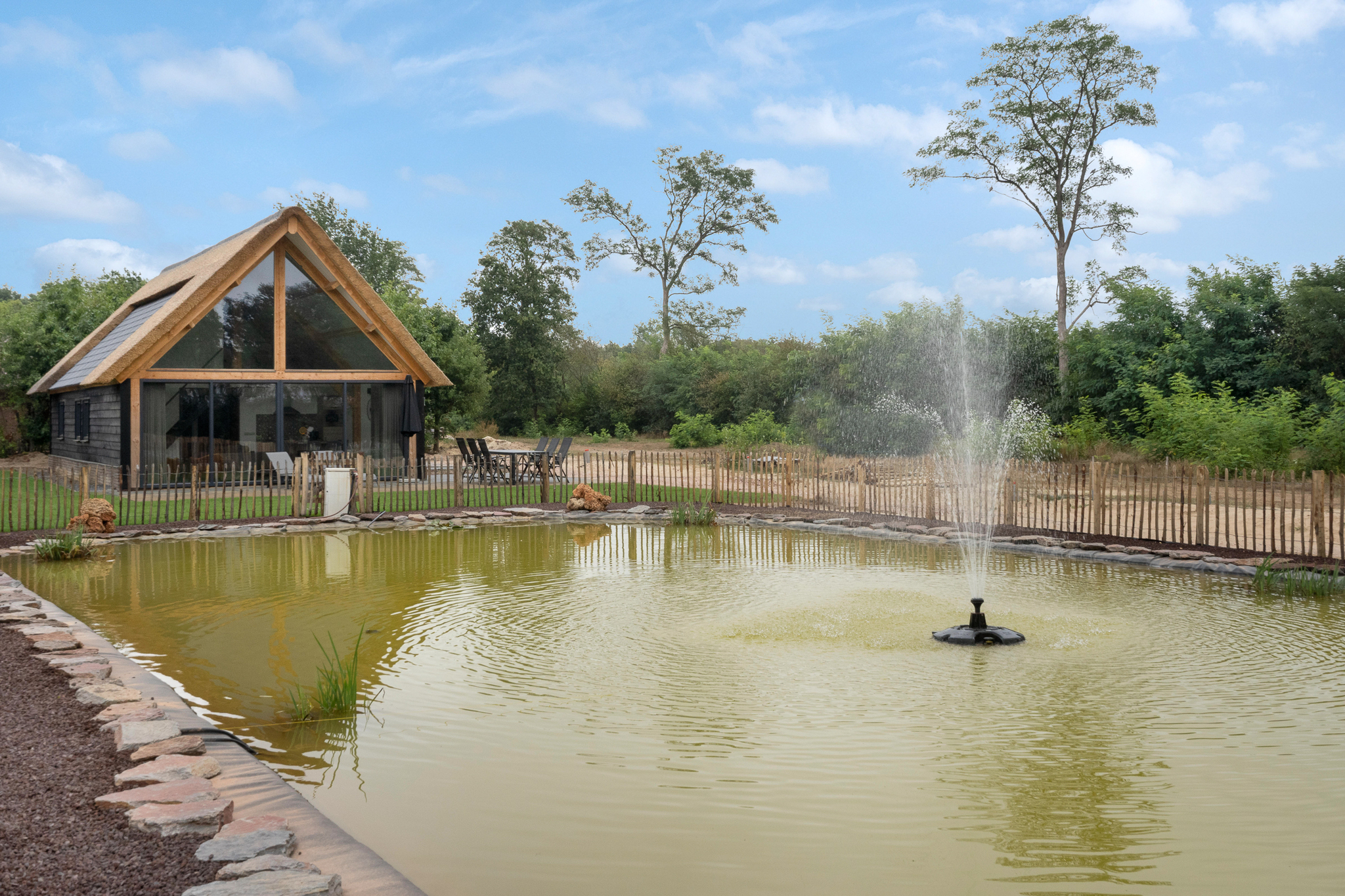 farm-lodge-687