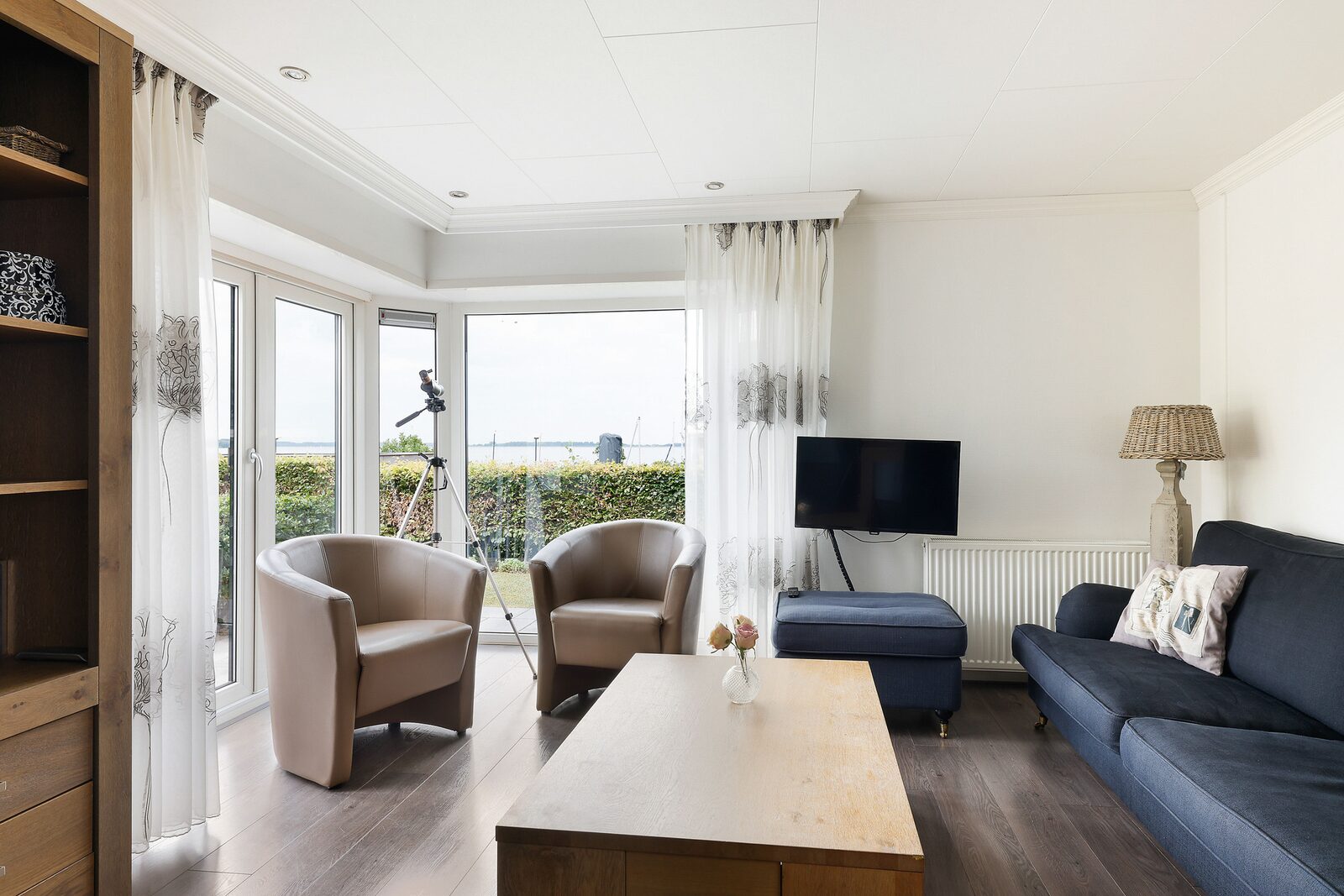 Accommodation for six persons with outdoor sauna & view of the Veluwemeer, three bedrooms