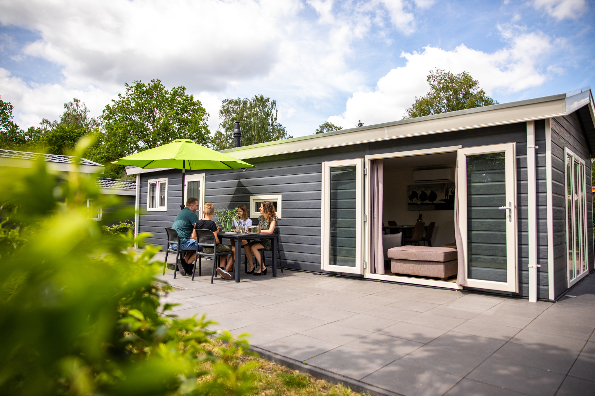 Freistehendes Chalet für 4 Personen, komplett eingerichtet.