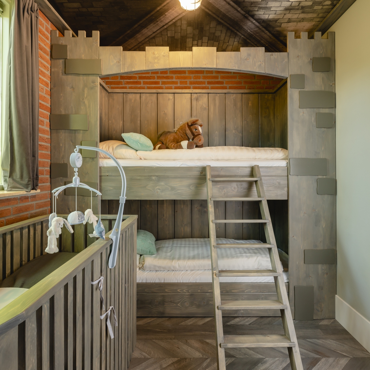 Baby & children bungalow 'Knights & princesses' with sauna I 5 persons