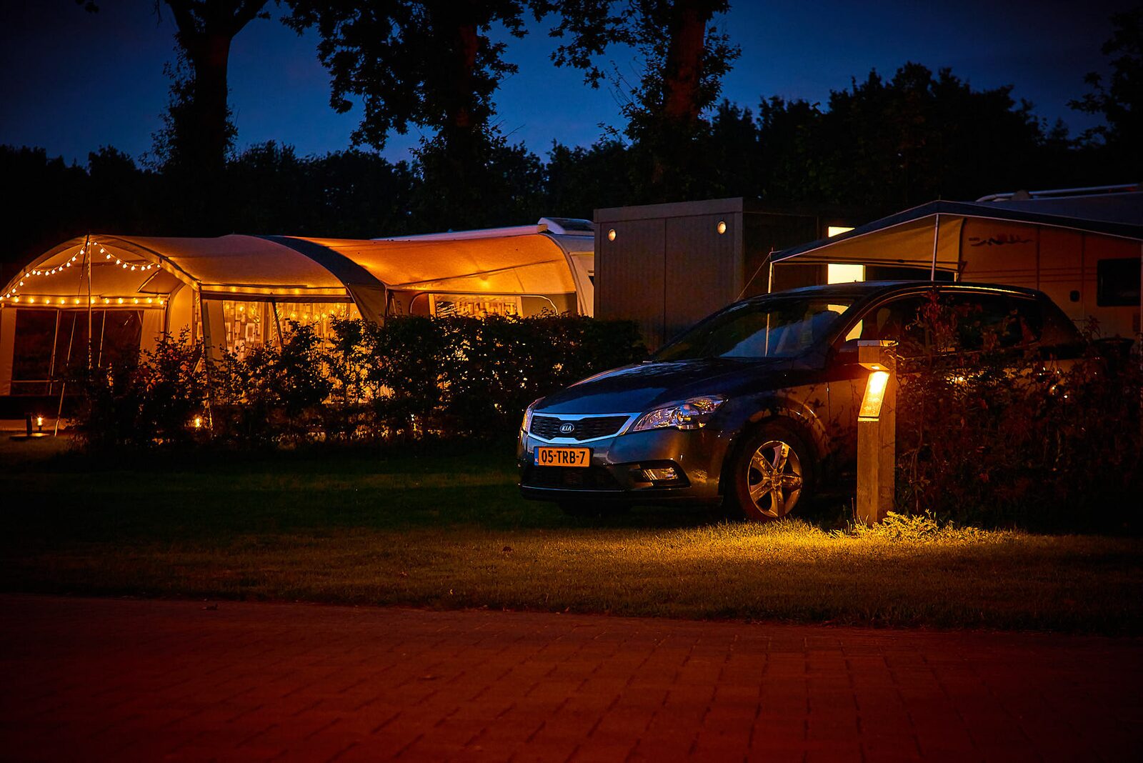 Campingplatz mit eigenem Sanitärgebäude