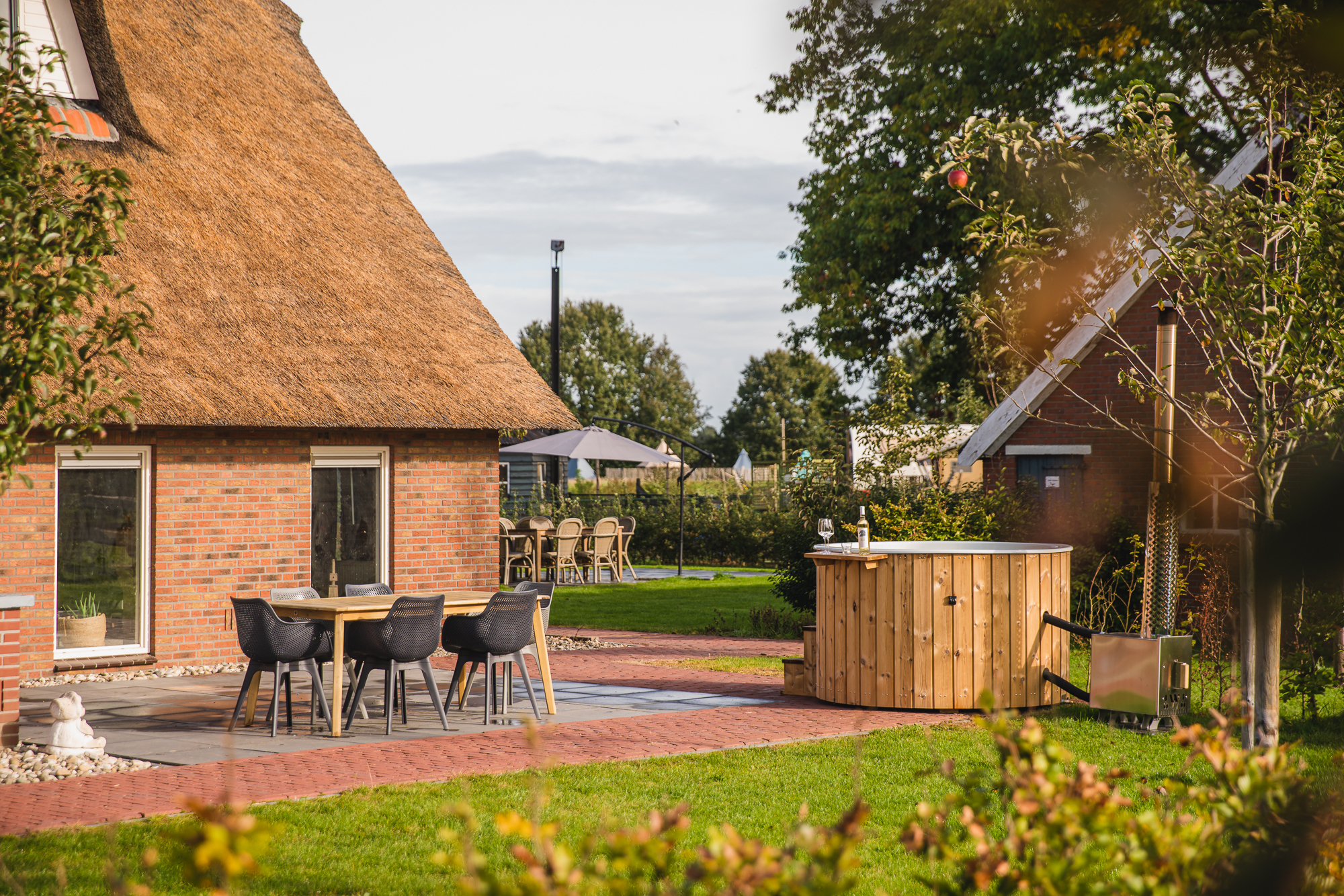 luxury-group-accommodation-for-14-people