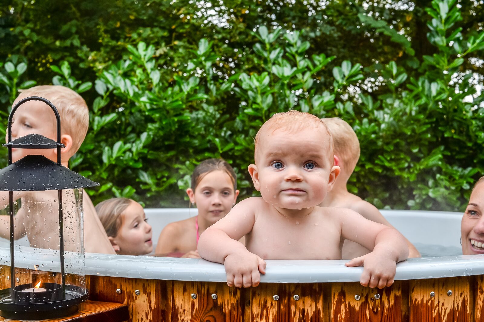 5-person baby & children's bungalow with hot tub