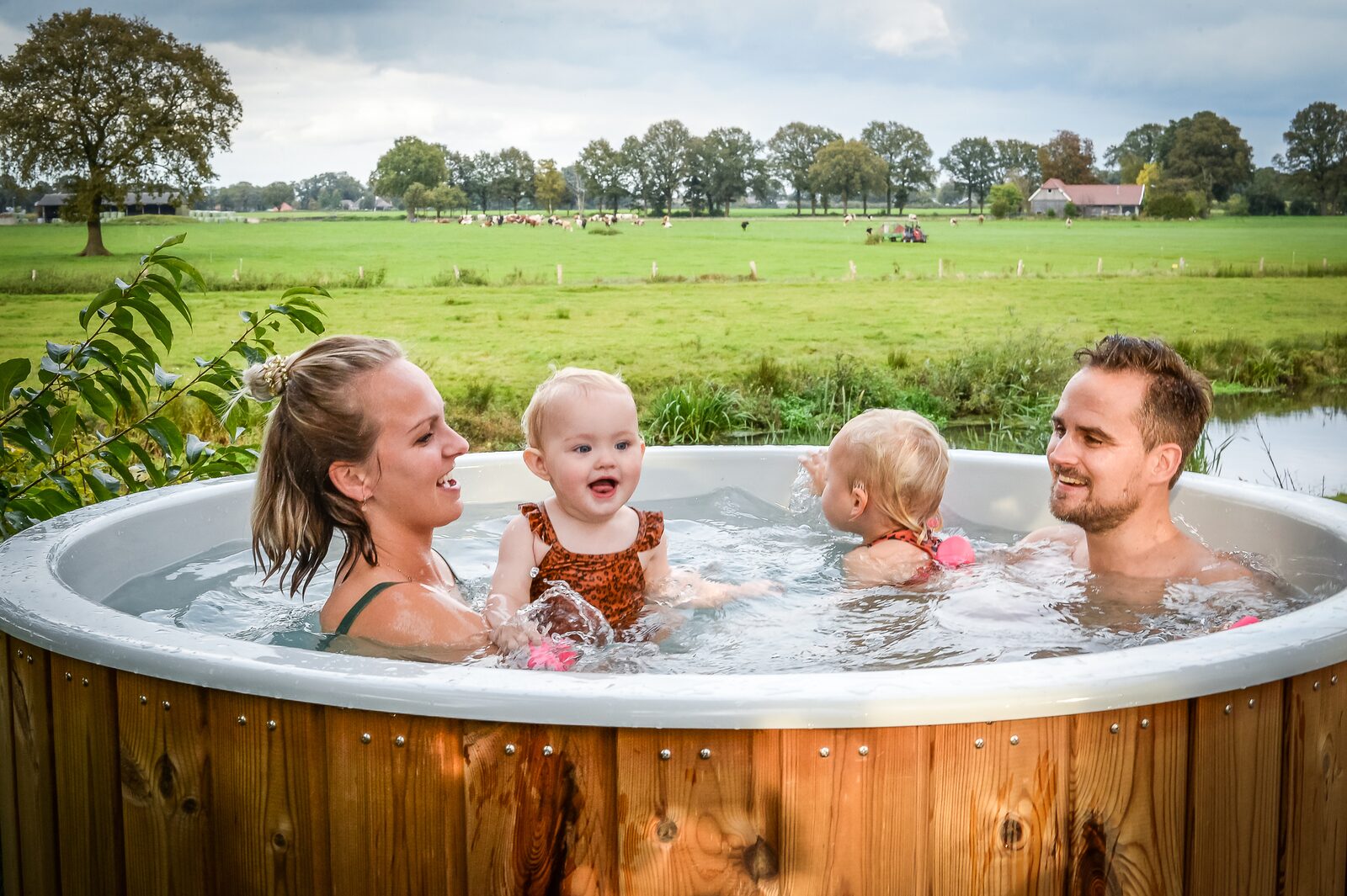 River lodge with hot tub | 4 people