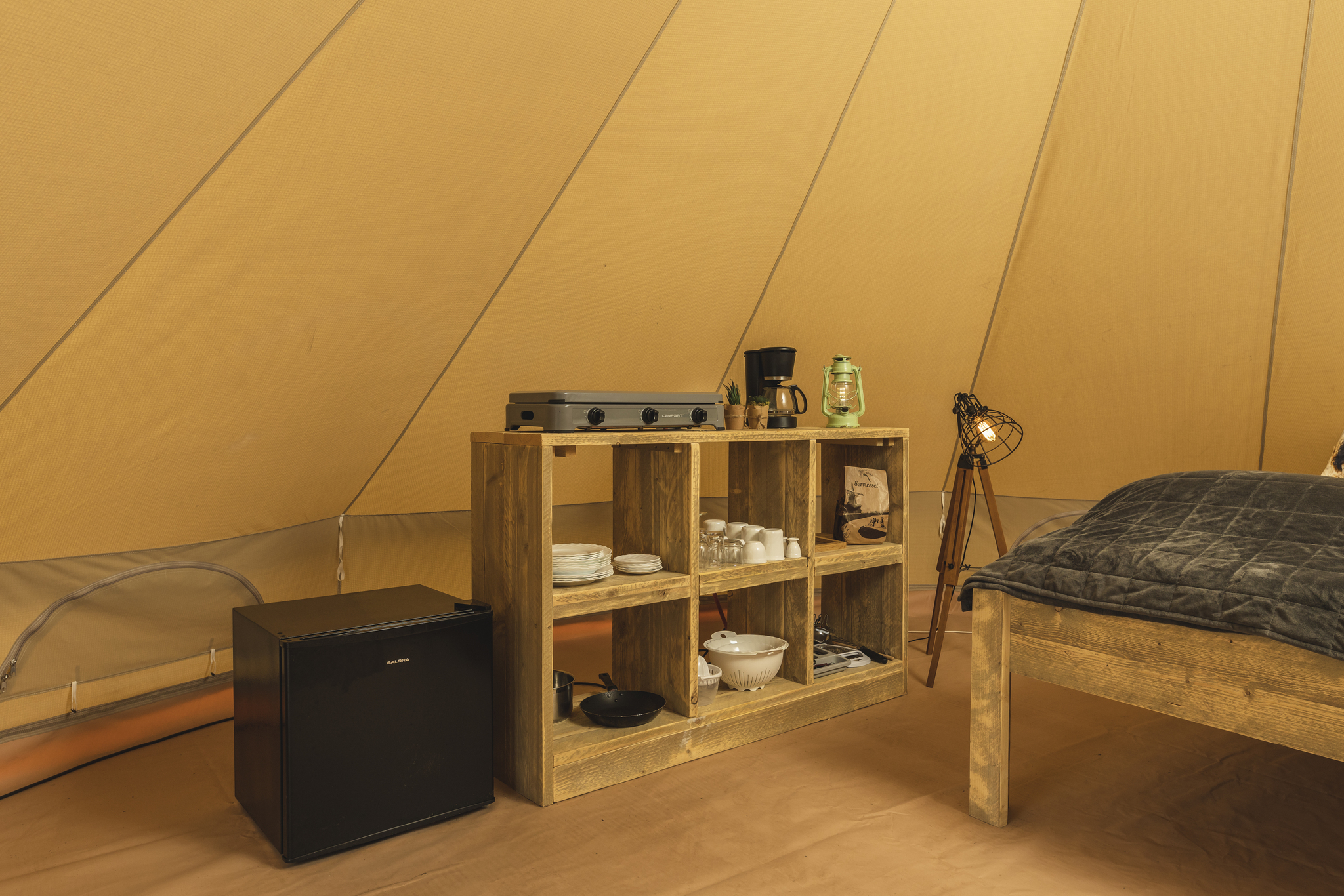Happy in the meadow tent with private sanitary facilities | 2 pers. - Zuna