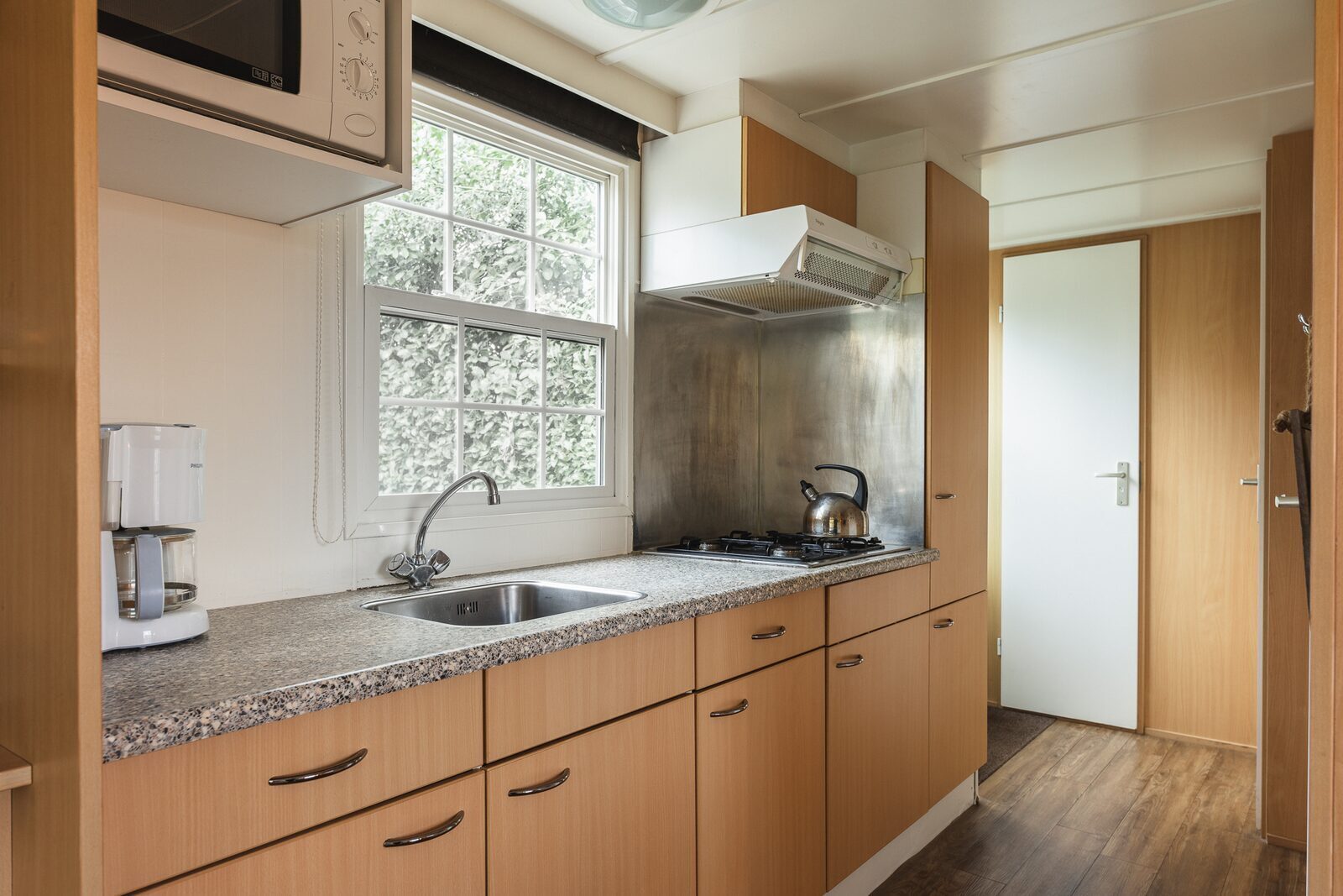 Bungalette 4 persons basic with hottub afbeelding