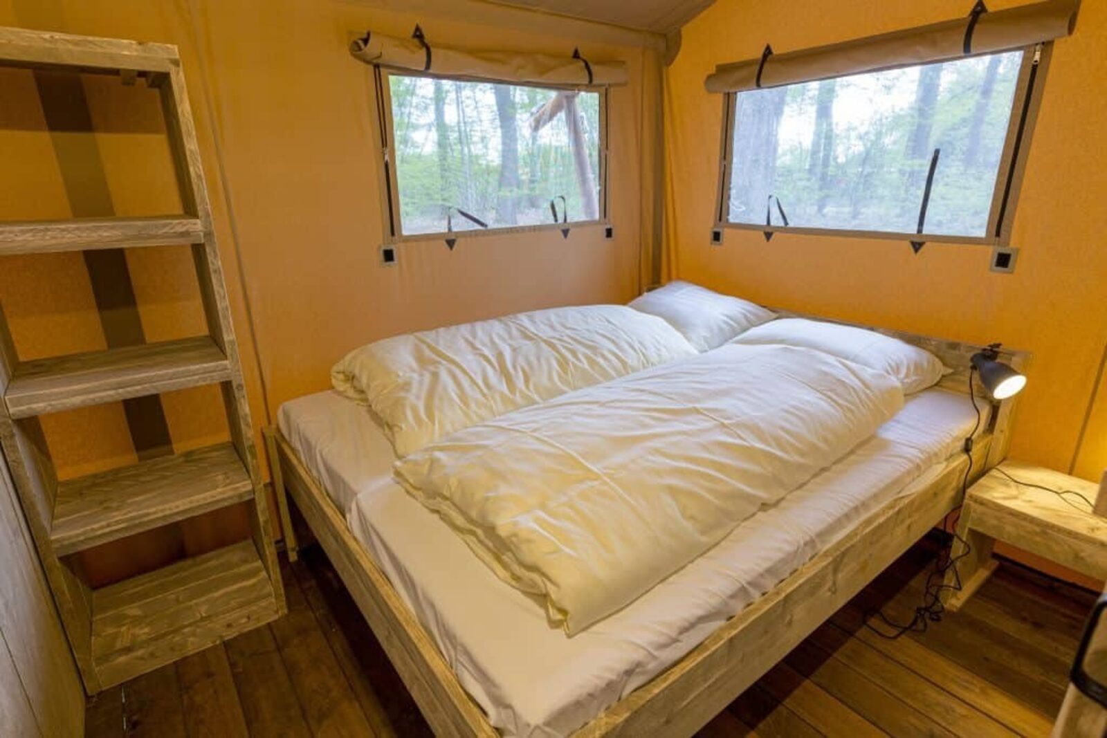 Vakantiepark de Italiaanse Meren | Villatent Safari Lodge XL | 7 pers.