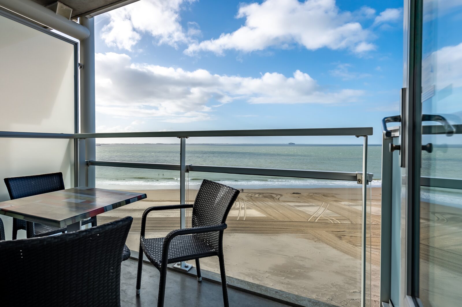 2-room apartment with ocean view