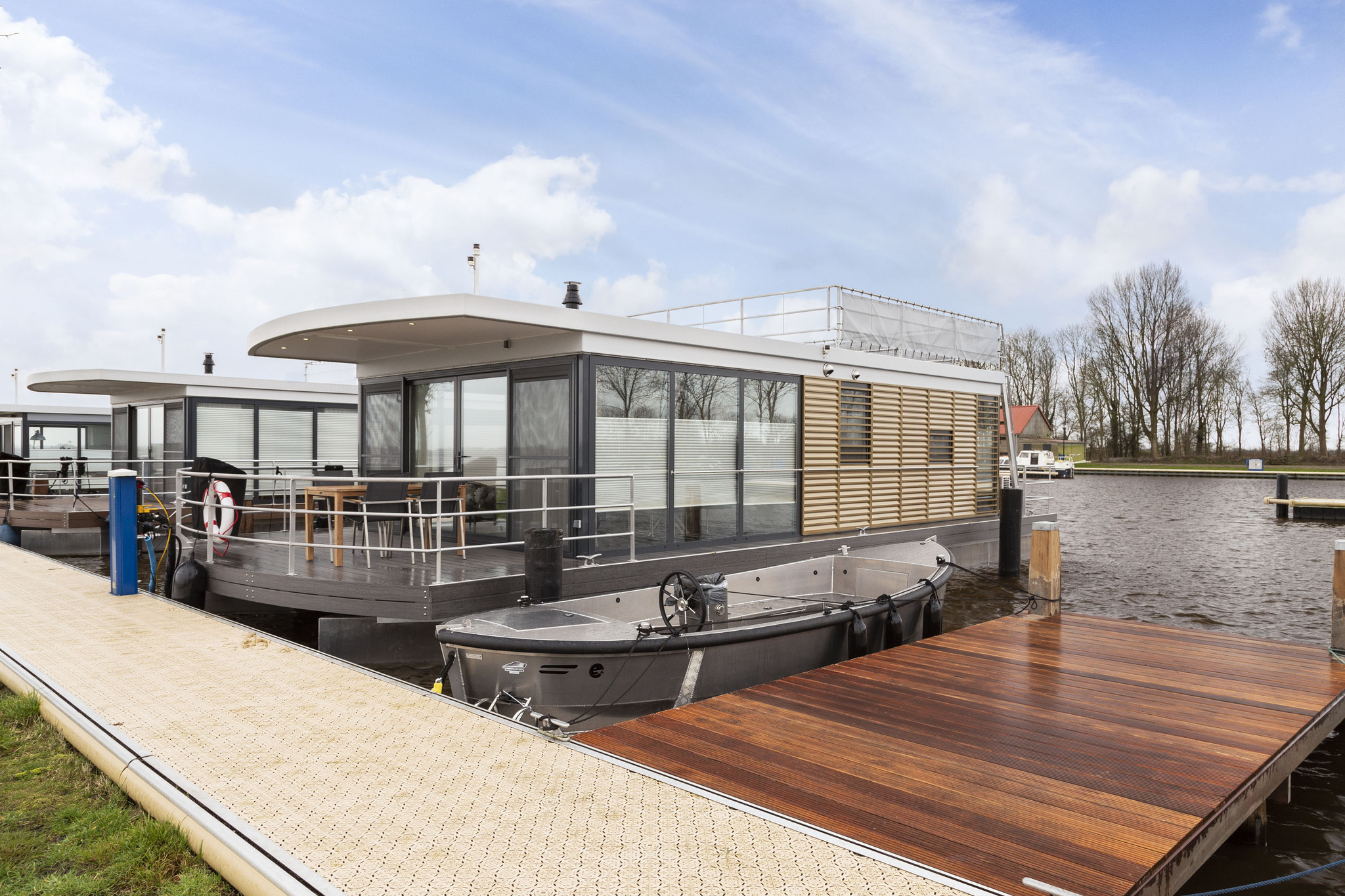 Hboat 'Elysium' with private jetty 4-14