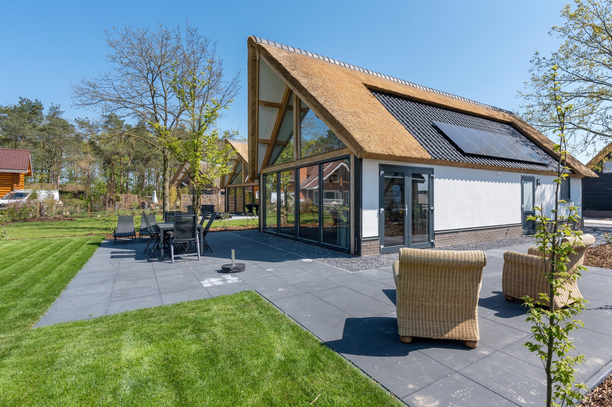 farm-lodge-669