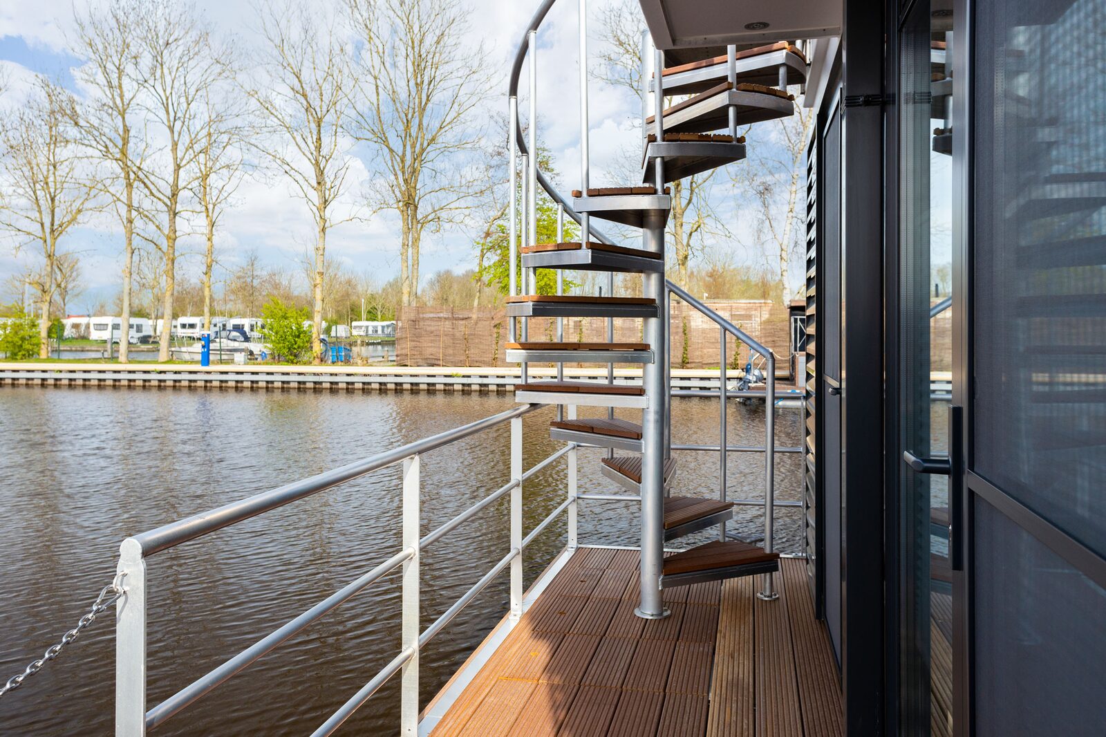 Houseboat 'de Valreep' met tuin - Paviljoenwei 2 | Offingawier 