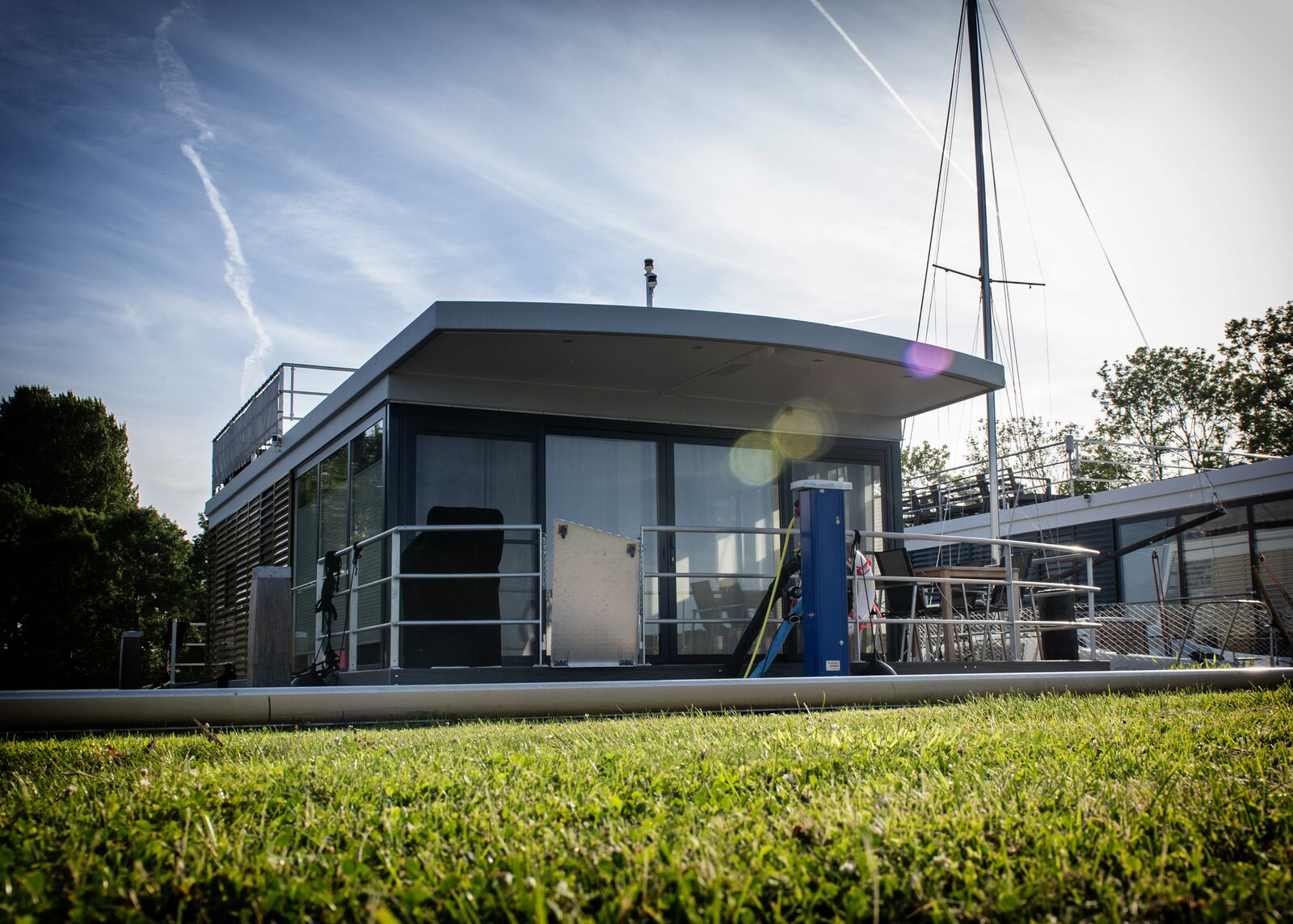 Houseboat met dakterras en eigen aanlegsteiger - Paviljoenwei 2 | Offingawier