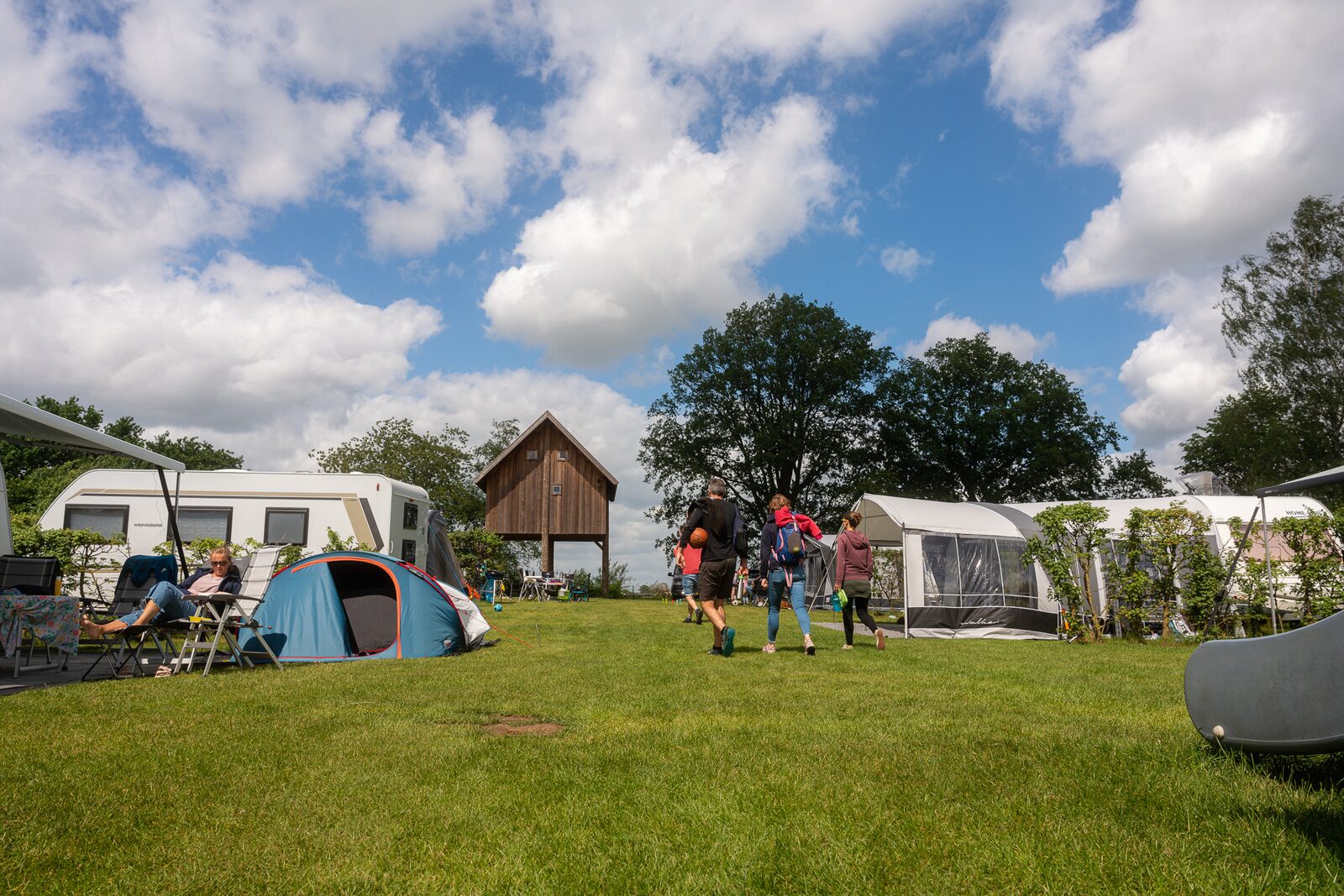 Camping Vakantiepark Mölke - Kampeerplaats met privé sanitair