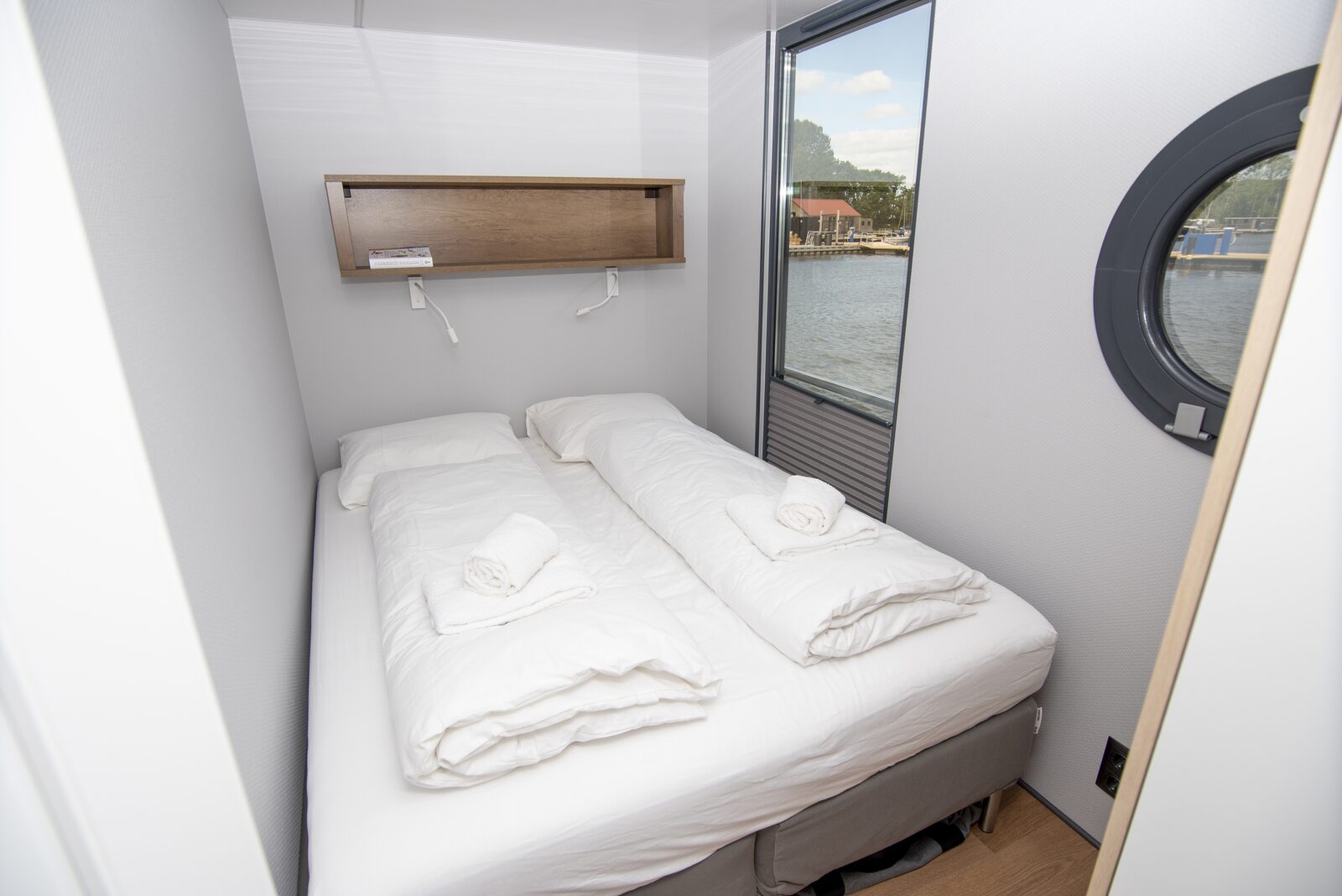 Houseboat  - Paviljoenwei 4 | Offingawier 'de Bintang'