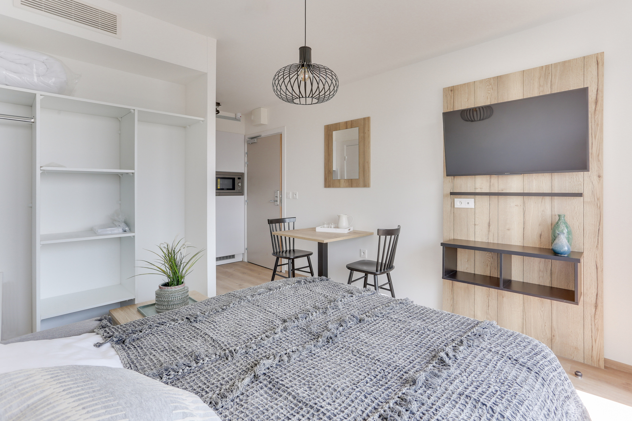 standard-studio-for-2-people-with-sofa-bed
