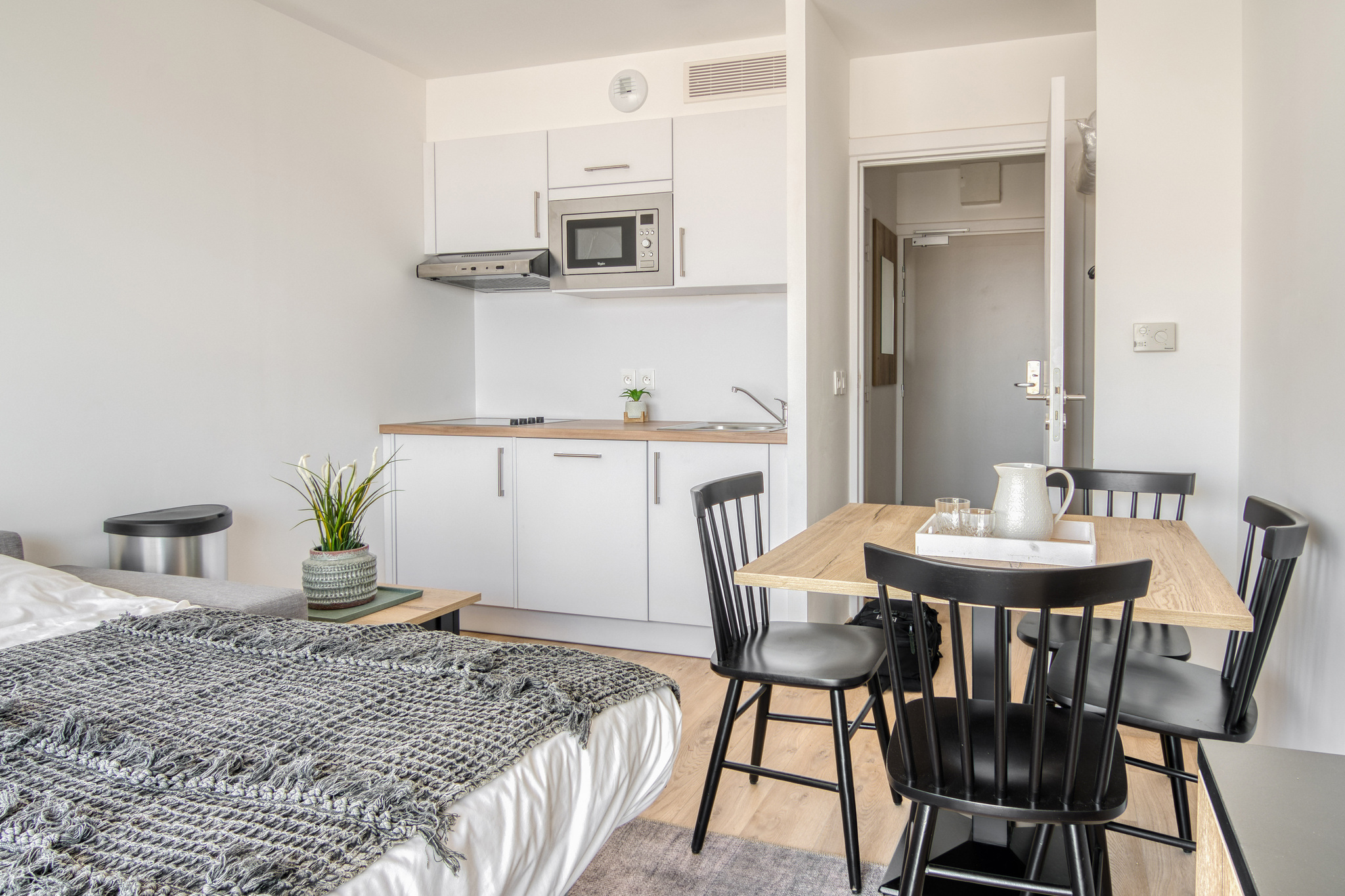 standard-studio-for-4-people-with-sofa-bed-and-balcony
