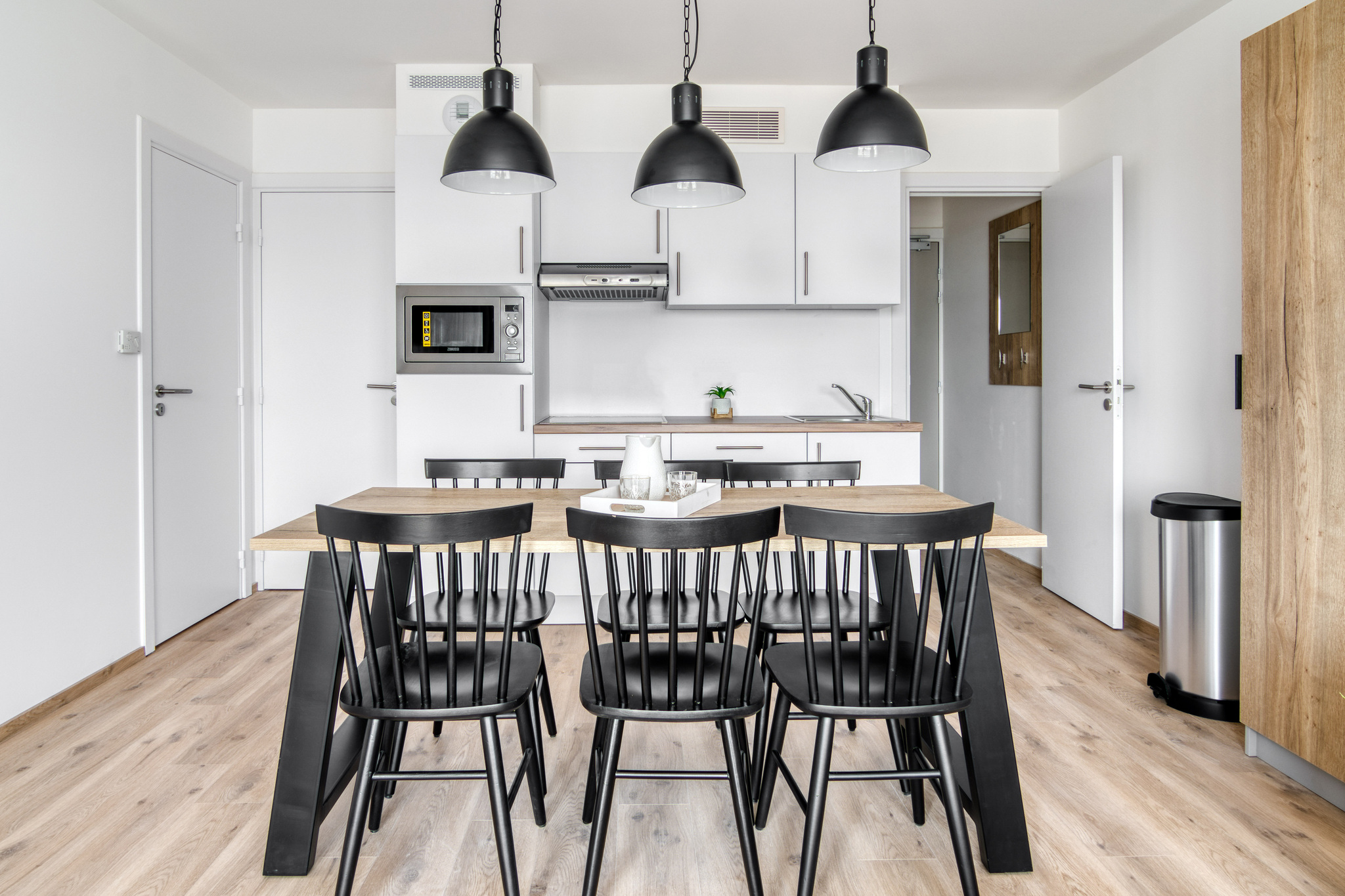 deluxe-suite-for-6-people-with-3-bedrooms-and-balcony