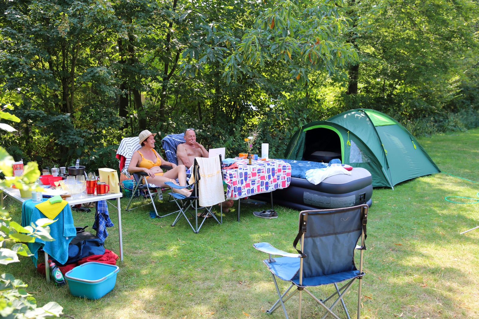 Emplacement de camping pour deux personnes, électricité non incluses