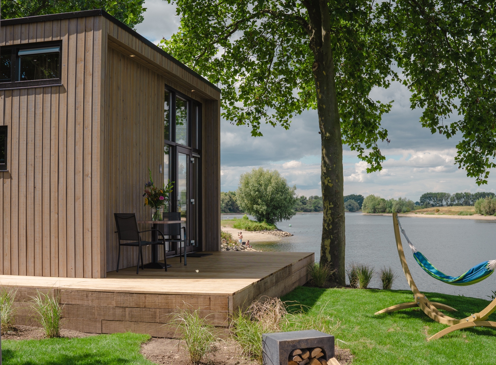 tiny-river-house