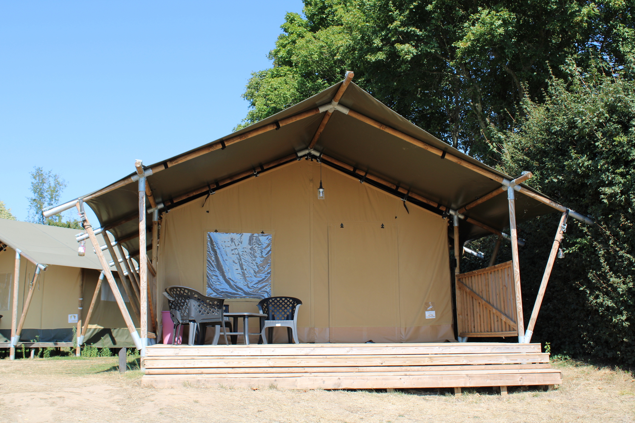 safari-tent-6-person-with-bathroom