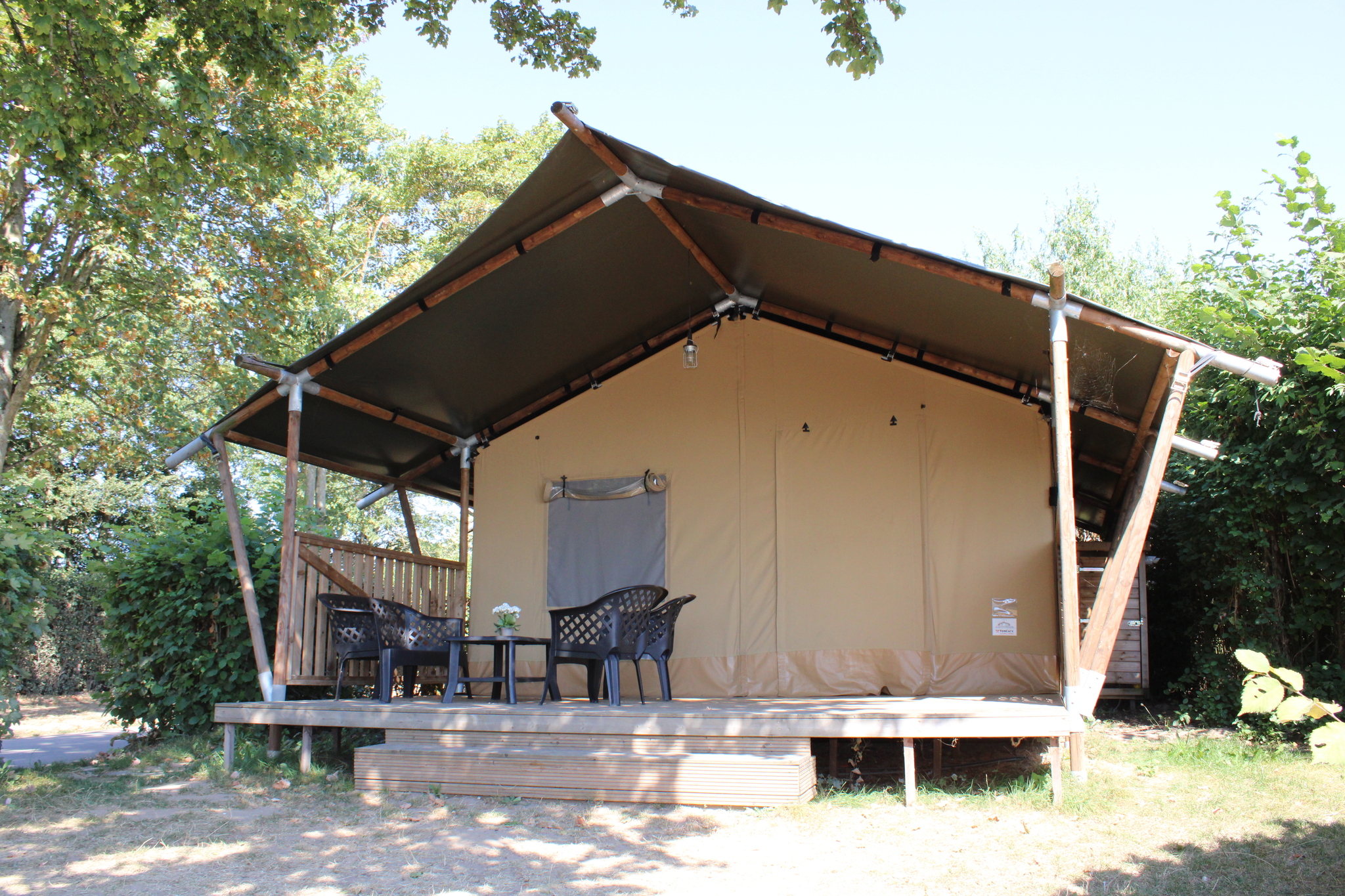 Laad op in de natuur en ontsnap aan de drukte in onze safaritent met luxe badkamer.        Je zei: vetaal