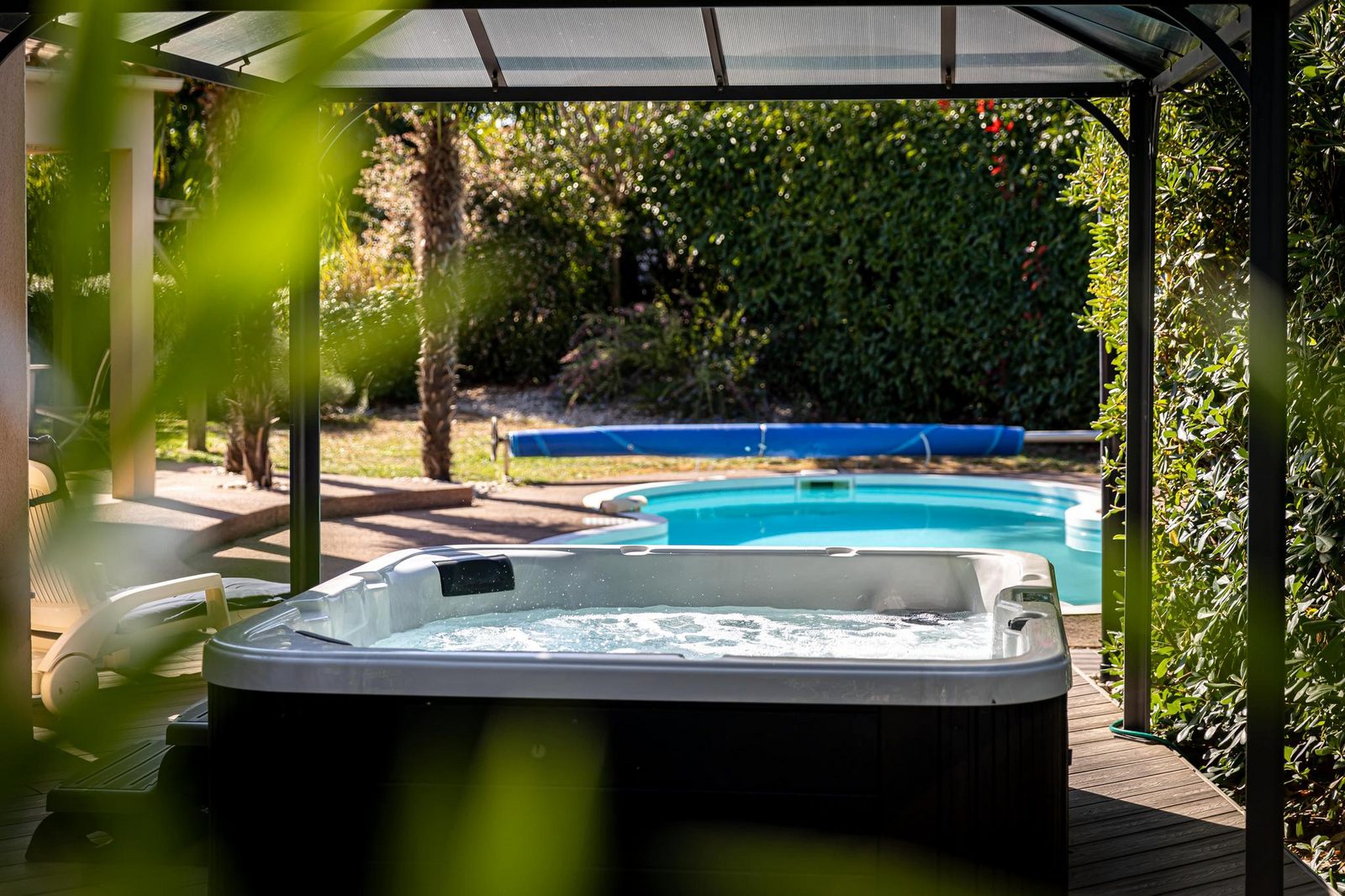 Acacia 6 with pool and jacuzzi